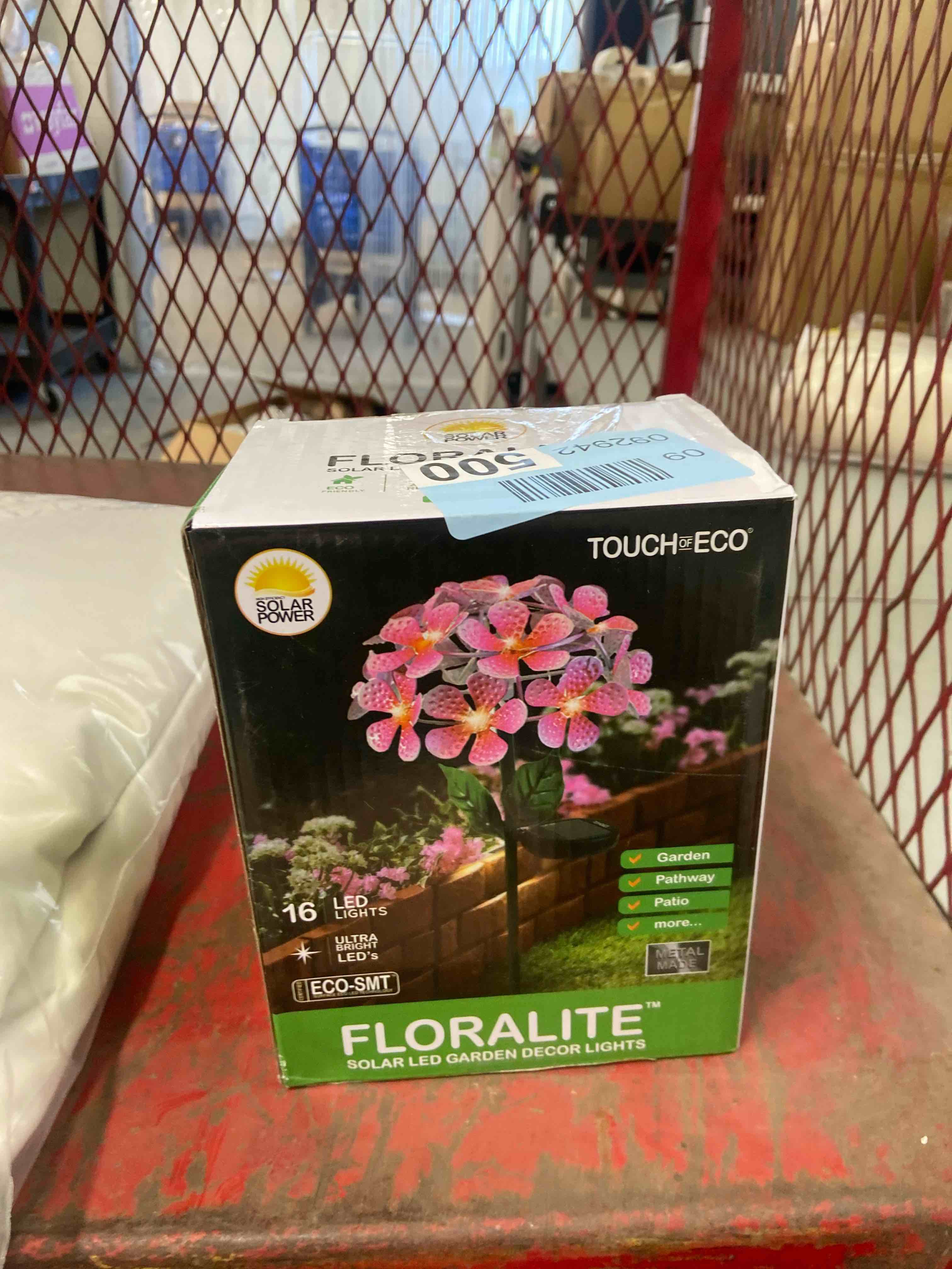 Condition photo showing New/Like New for solar led metal flower stake light - perfect for your garden, patio, walkway, or outdoor living area - includes 1 flower light