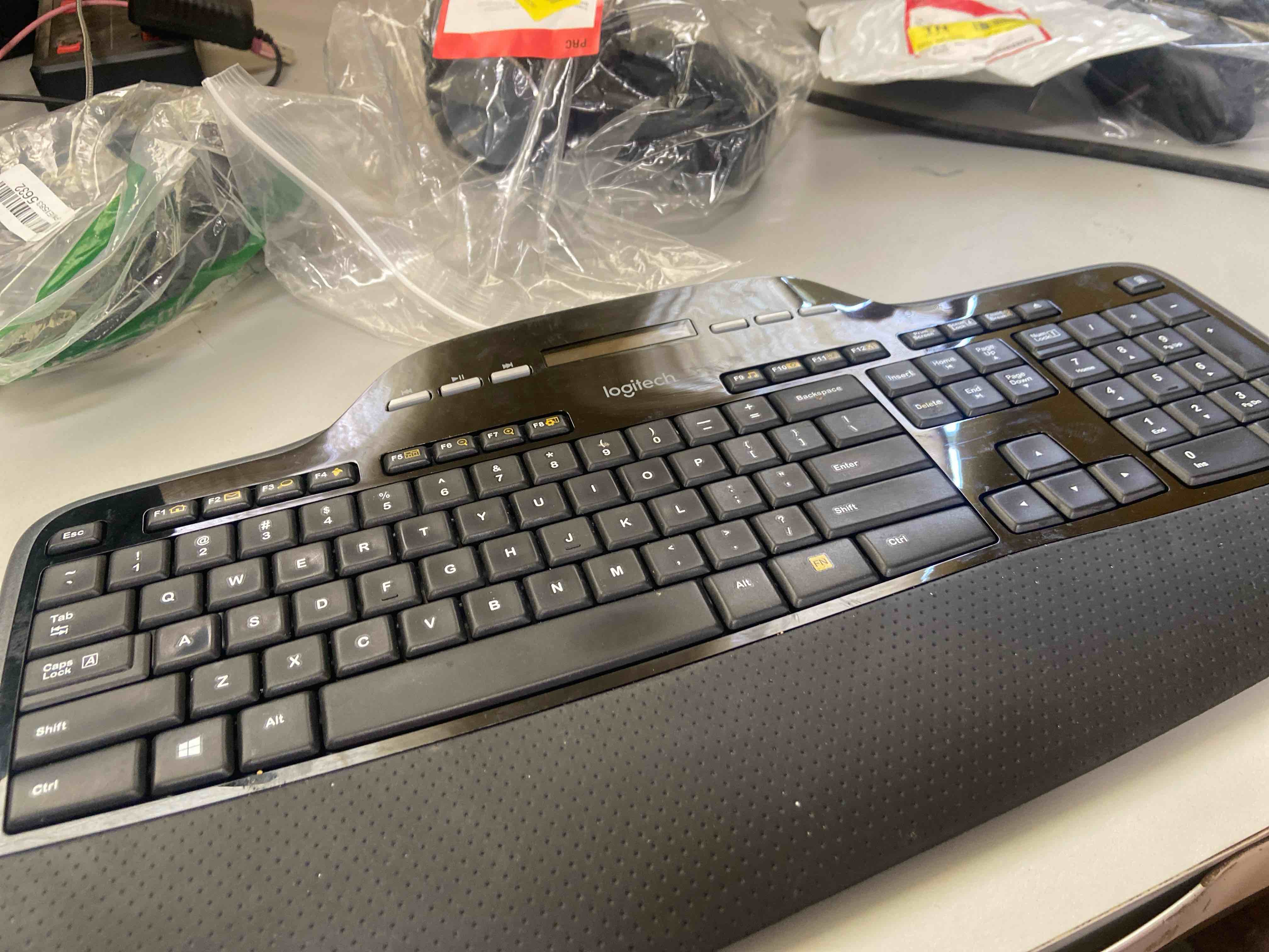 Condition photo showing Good Condition for logitech wireless desktop mk710 keyboard & mouse