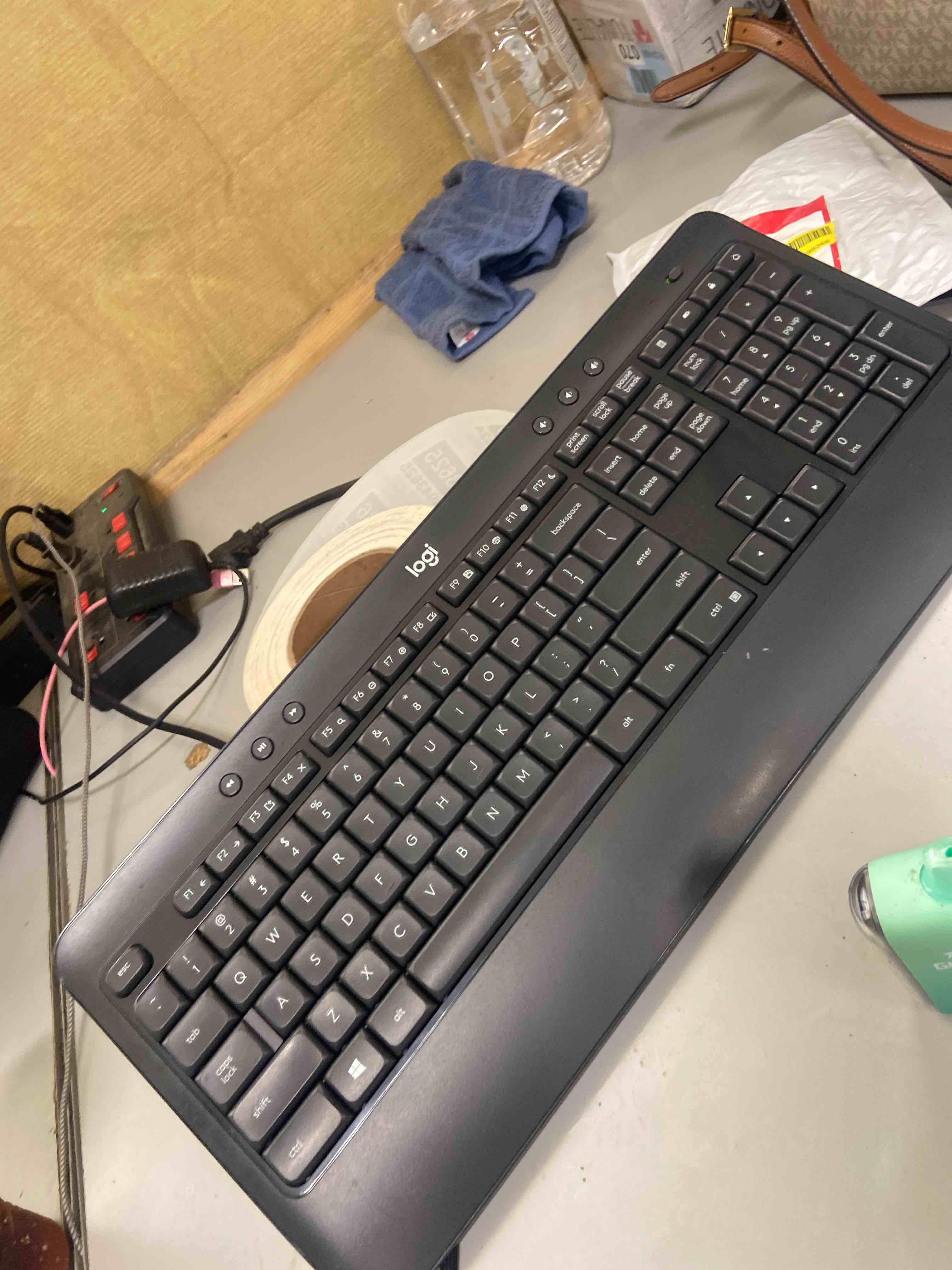 Condition photo showing New/Like New for logitech mk540 advanced wireless keyboard and mouse set 2.4 ghz, black (920-008671)