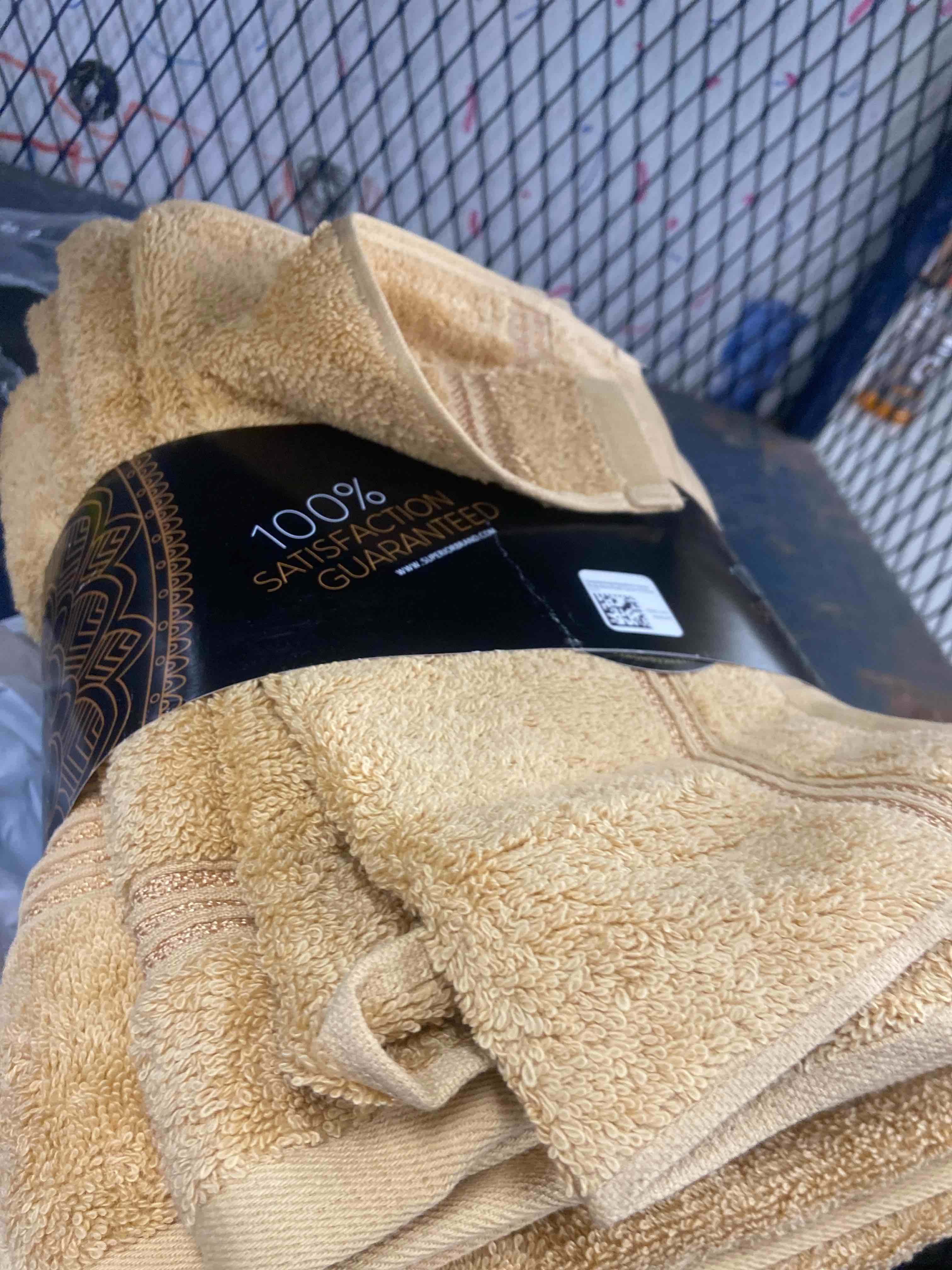 Condition photo showing New/Like New for superior luxury cotton bath towel - 6 piece set, premium egyptian cotton towels, gold gold 6 piece towel set