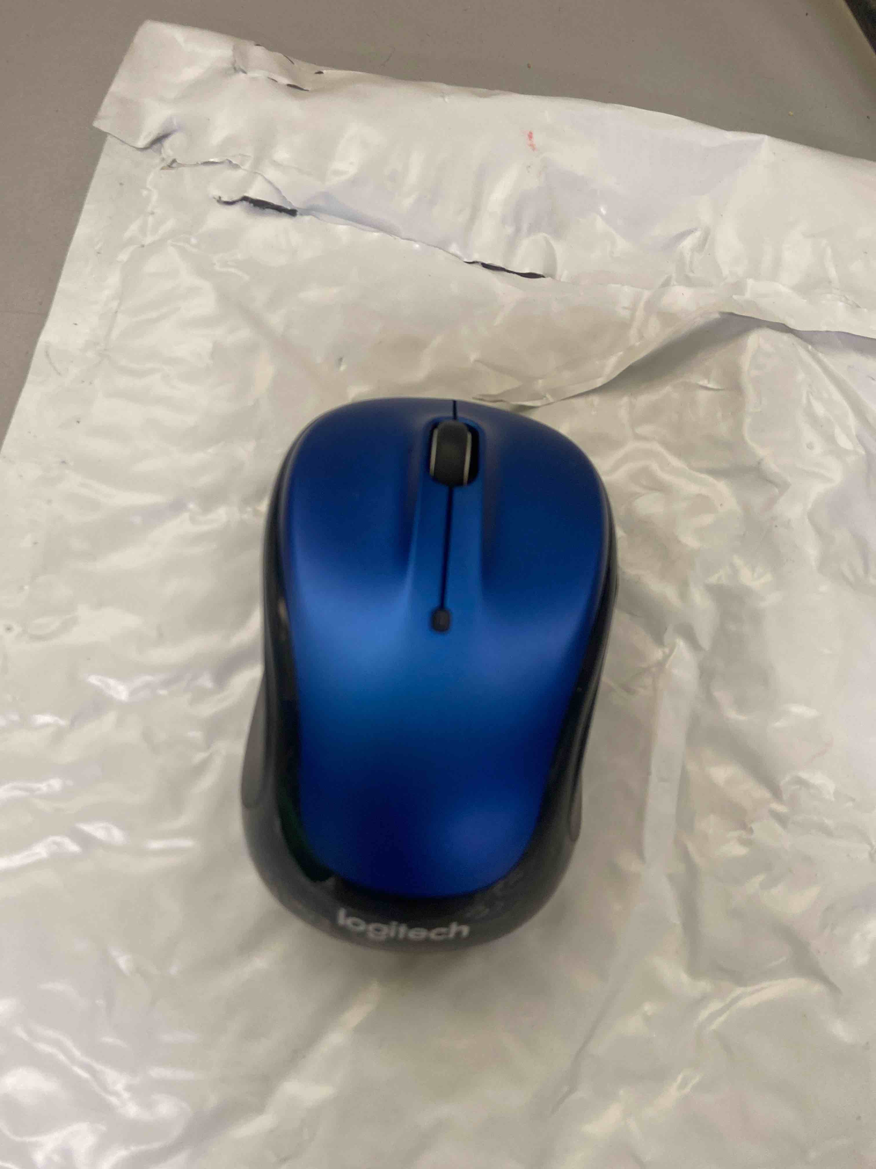 Condition photo showing New/Like New for logitech mouse
