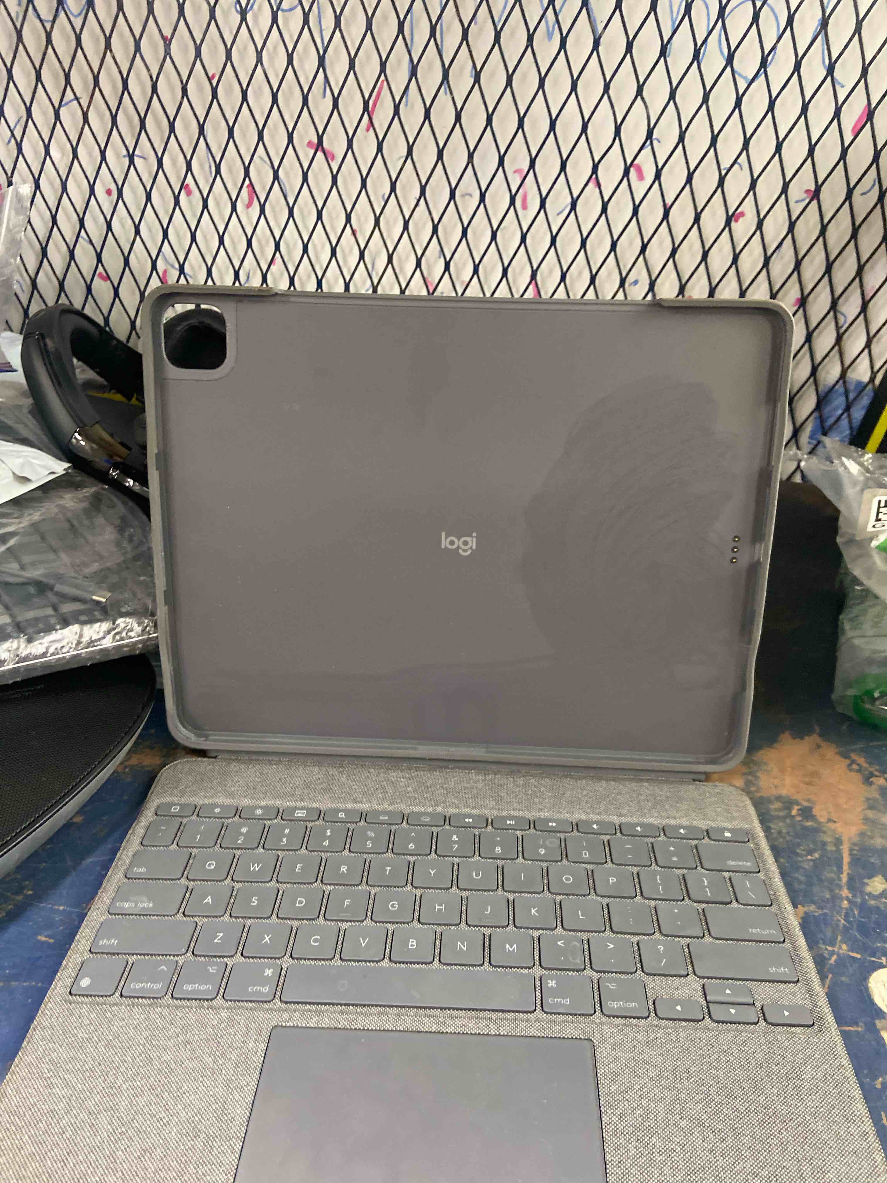 Condition photo showing Good Condition for logitech combo touch ipad pro 12.9-inch (5th, 6th gen - 2021, 2022) keyboard case - detachable backlit keyboard with kickstand, click-anywhere trackpad, smart connector - oxford gray; usa layout