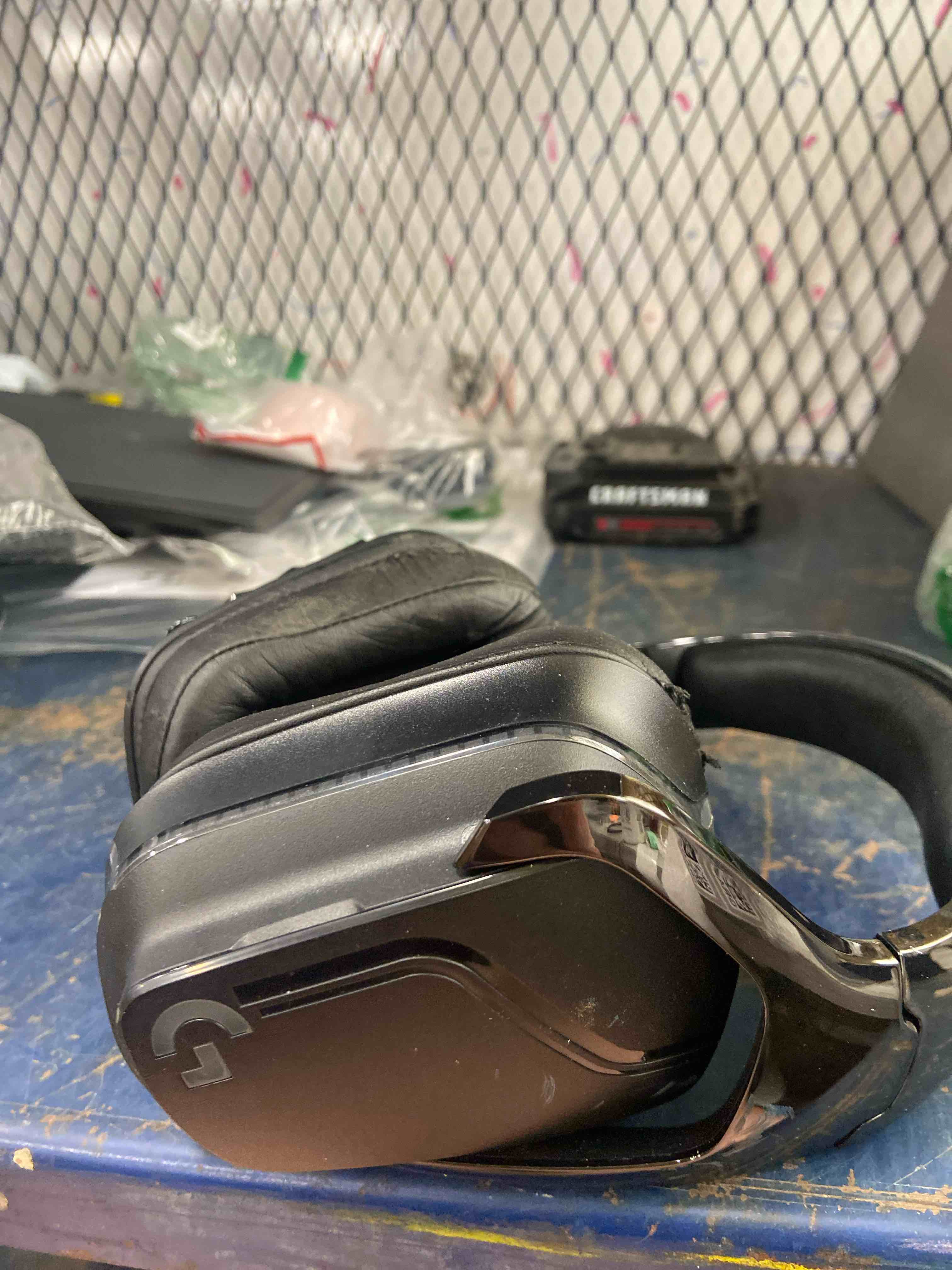 Condition photo showing As Is for logitech g935 wireless dts:x 7.1 surround sound lightsync rgb pc gaming headset - black/blue