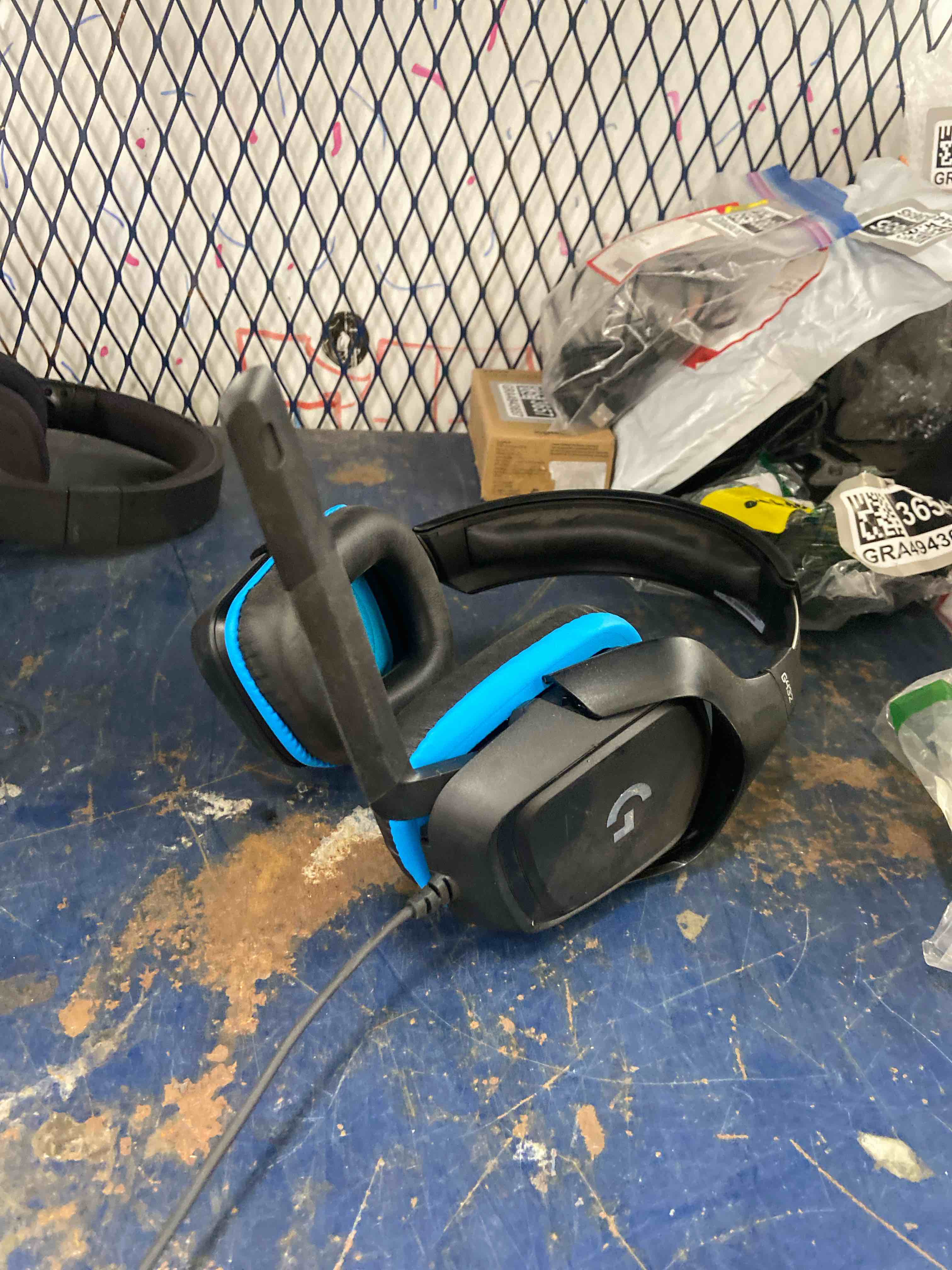 Condition photo showing Good Condition for logitech g432 wired gaming headset, 7.1 surround sound, dts headphone:x 2.0, flip-to-mute mic, pc (leatherette) black/blue black/blue 7.2 x 3.2 x 6.8 inches