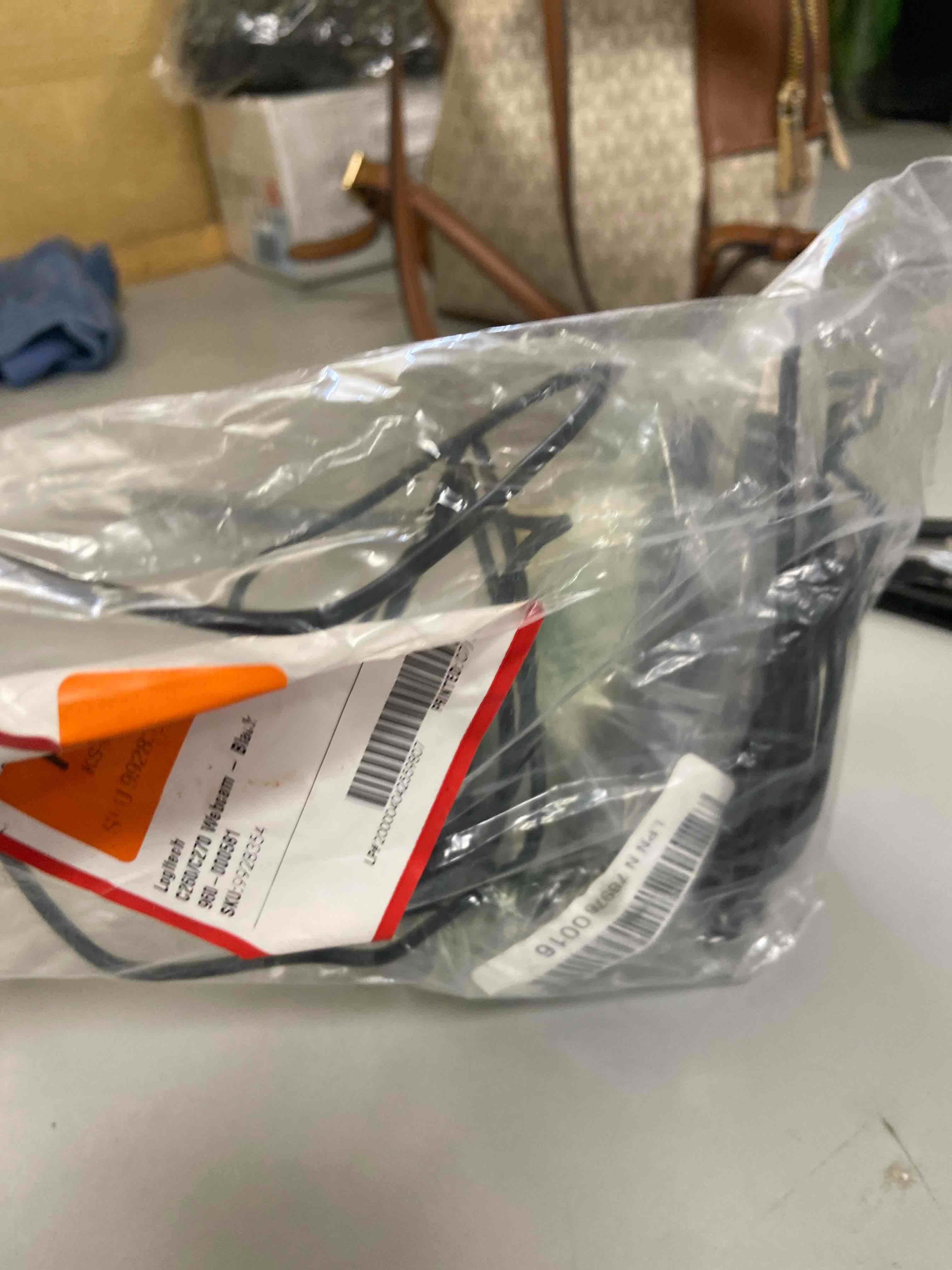 Condition photo showing New/Like New for logitech c270 hd webcam, 720p, widescreen hd video calling, light correction, noise-reducing mic, works with zoom, nintendo switch 2’s new gamechat mode, pc/mac/laptop/macbook/tablet - black black c270 720p 720p