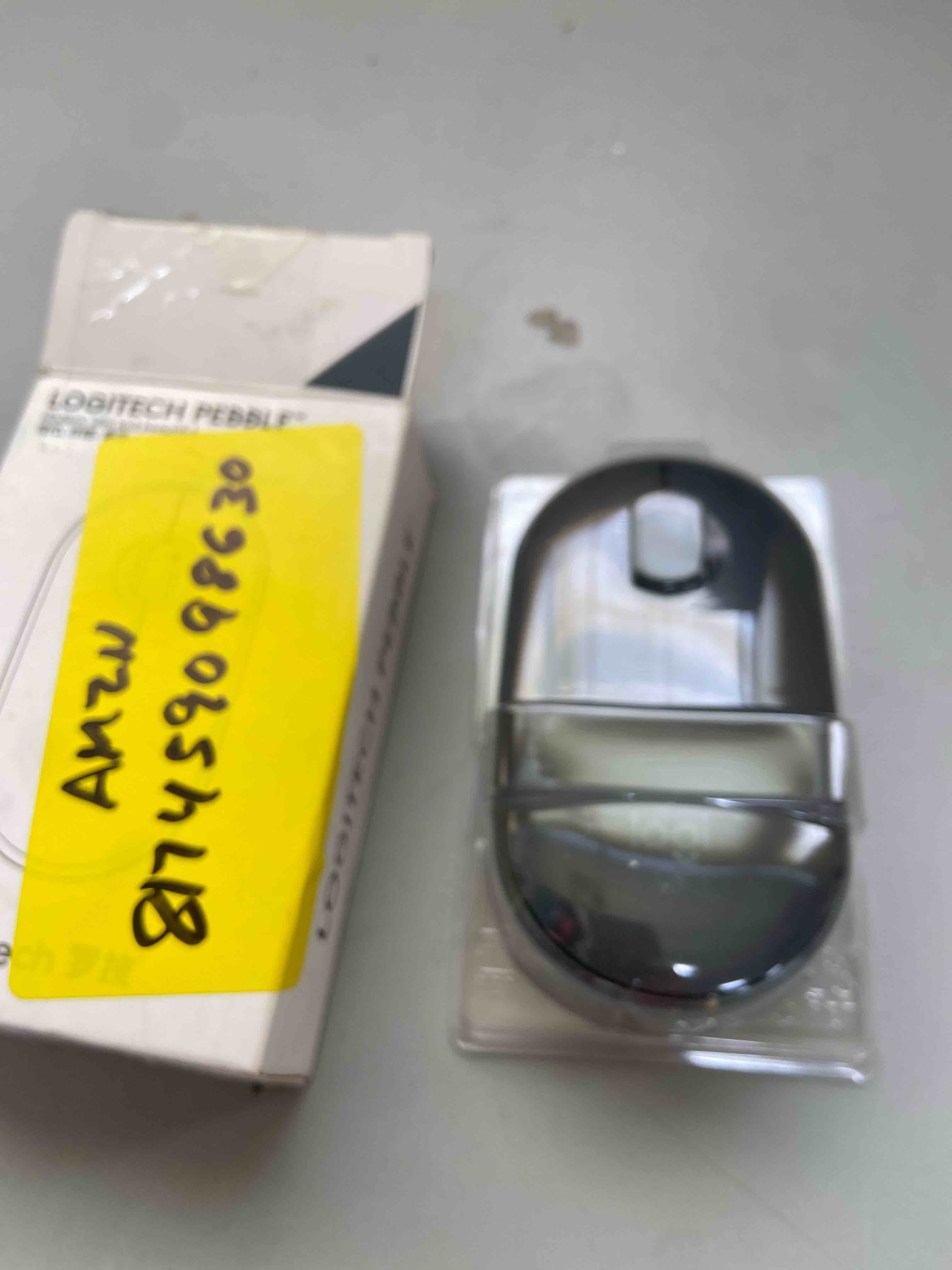 Condition photo showing New/Like New for logitech pebble 2 m350s mouse