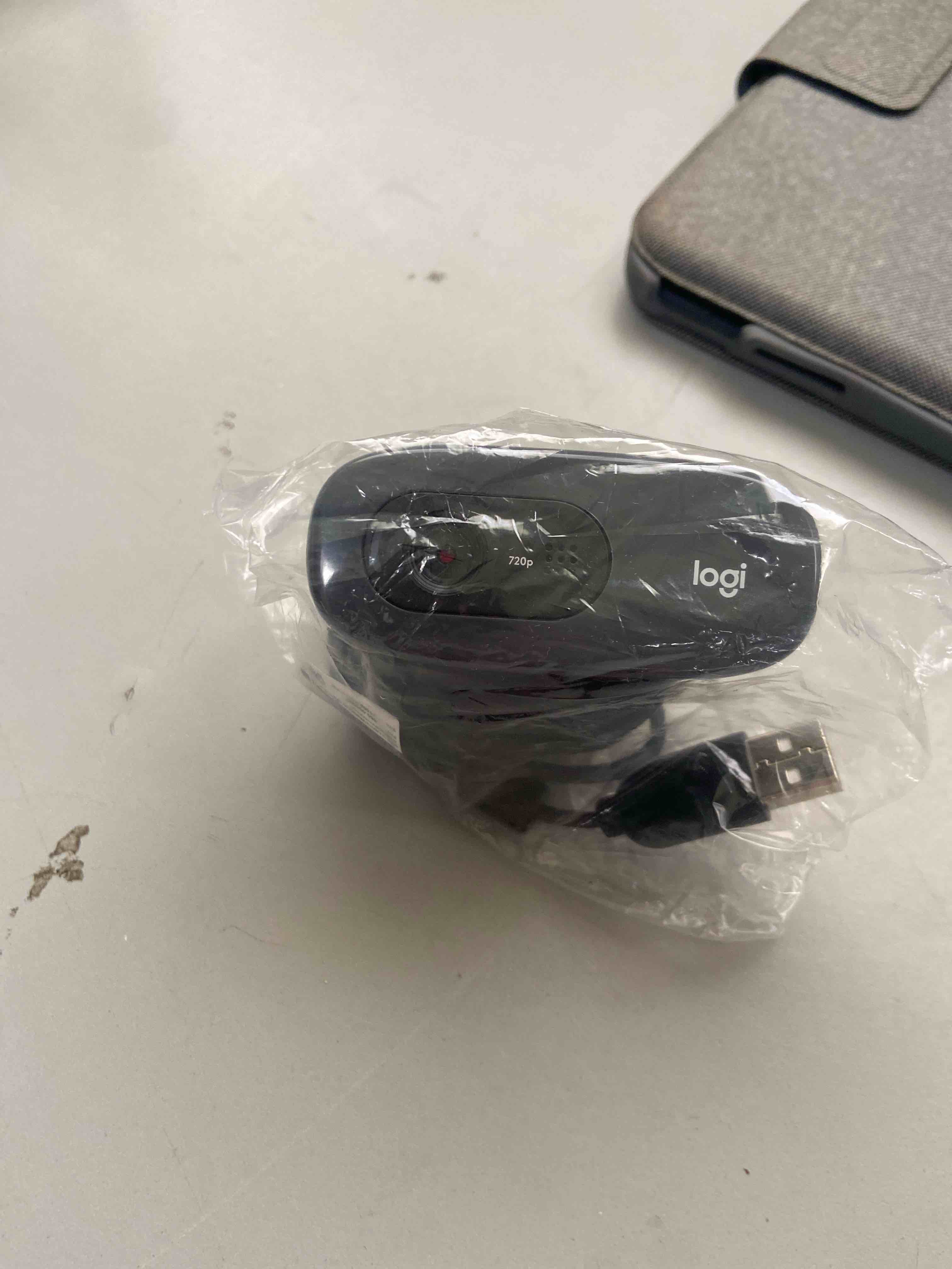Condition photo showing New/Like New for logitech c270 hd webcam, 720p, widescreen hd video calling, light correction, noise-reducing mic, works with zoom, nintendo switch 2’s new gamechat mode, pc/mac/laptop/macbook/tablet - black black c270 720p 720p