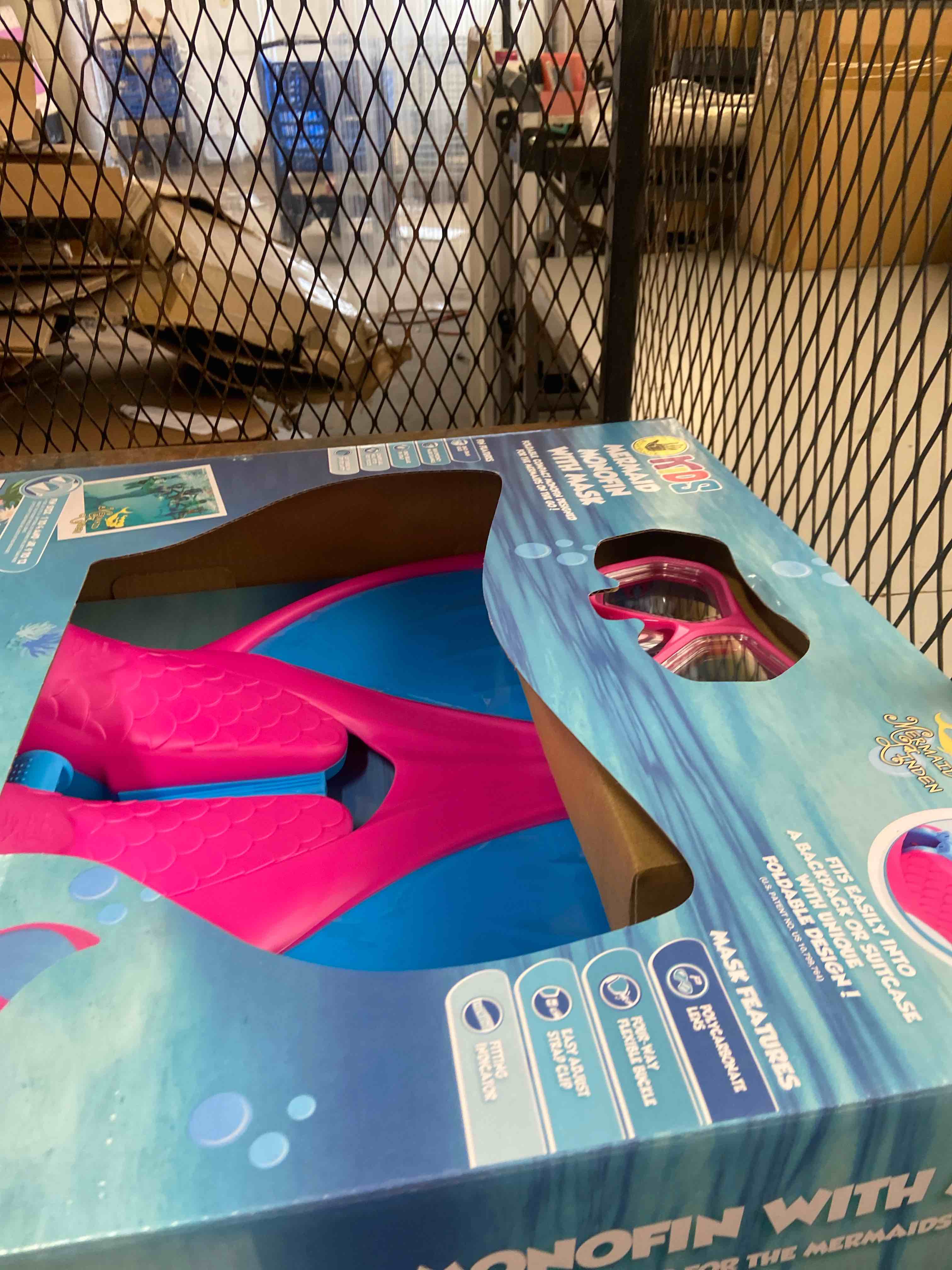 Condition photo showing New/Like New for body glove mermaid monofin with mask mermaid linden pink/blue