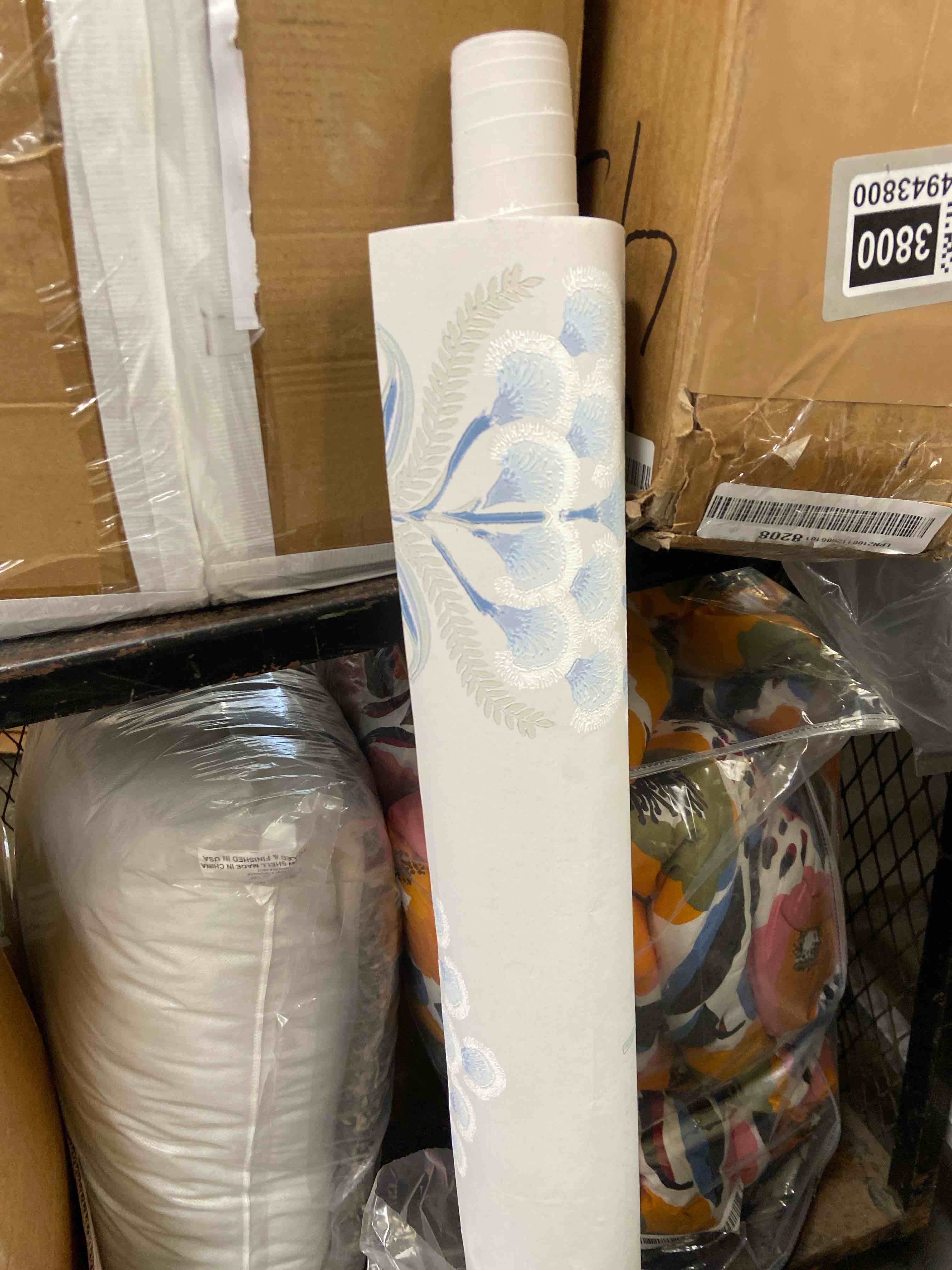Condition photo showing New/Like New for schumacher aurelia wallpaper