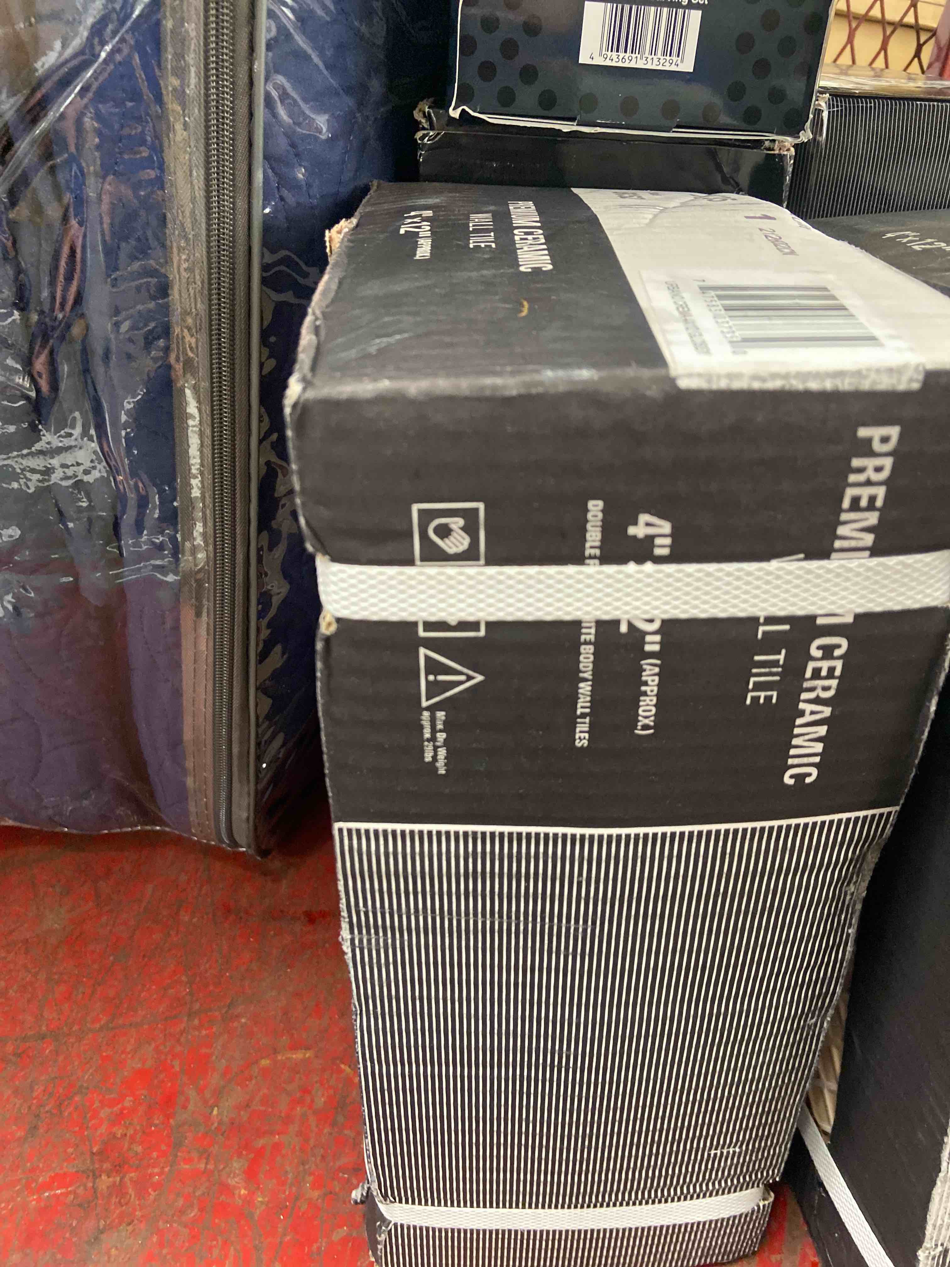 Condition photo showing New/Like New for msi urbano crema 4 in. x 12 in. glossy ceramic white subway tile (9.9 sq. ft./case)