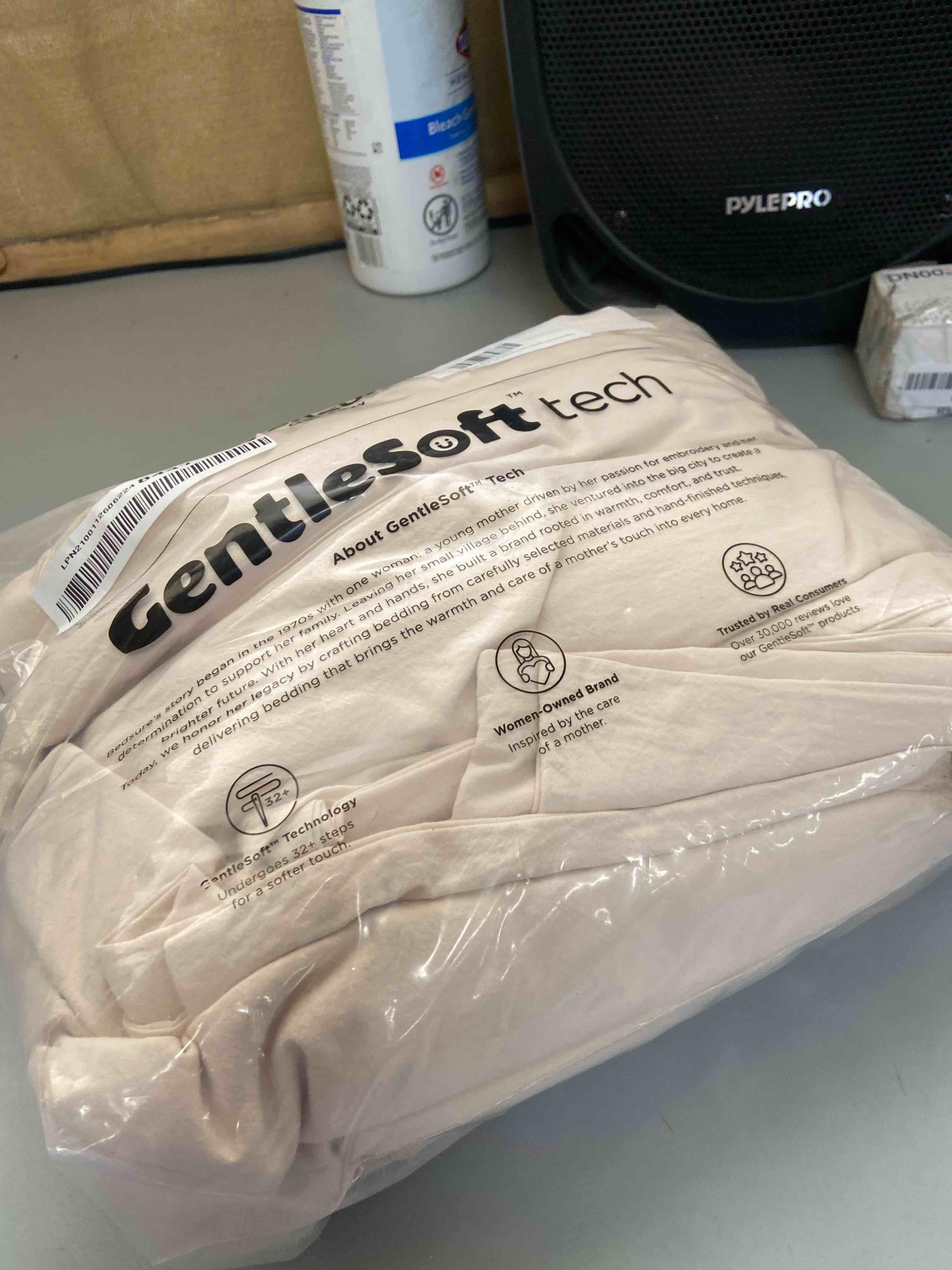 Condition photo showing New/Like New for bedsure duvet cover king size - 100% washed cotton, linen-like minimalist bedding - purewoven plain soft comforter cover for all seasons, 1 duvet cover only (frosted almond, 104" x 90")