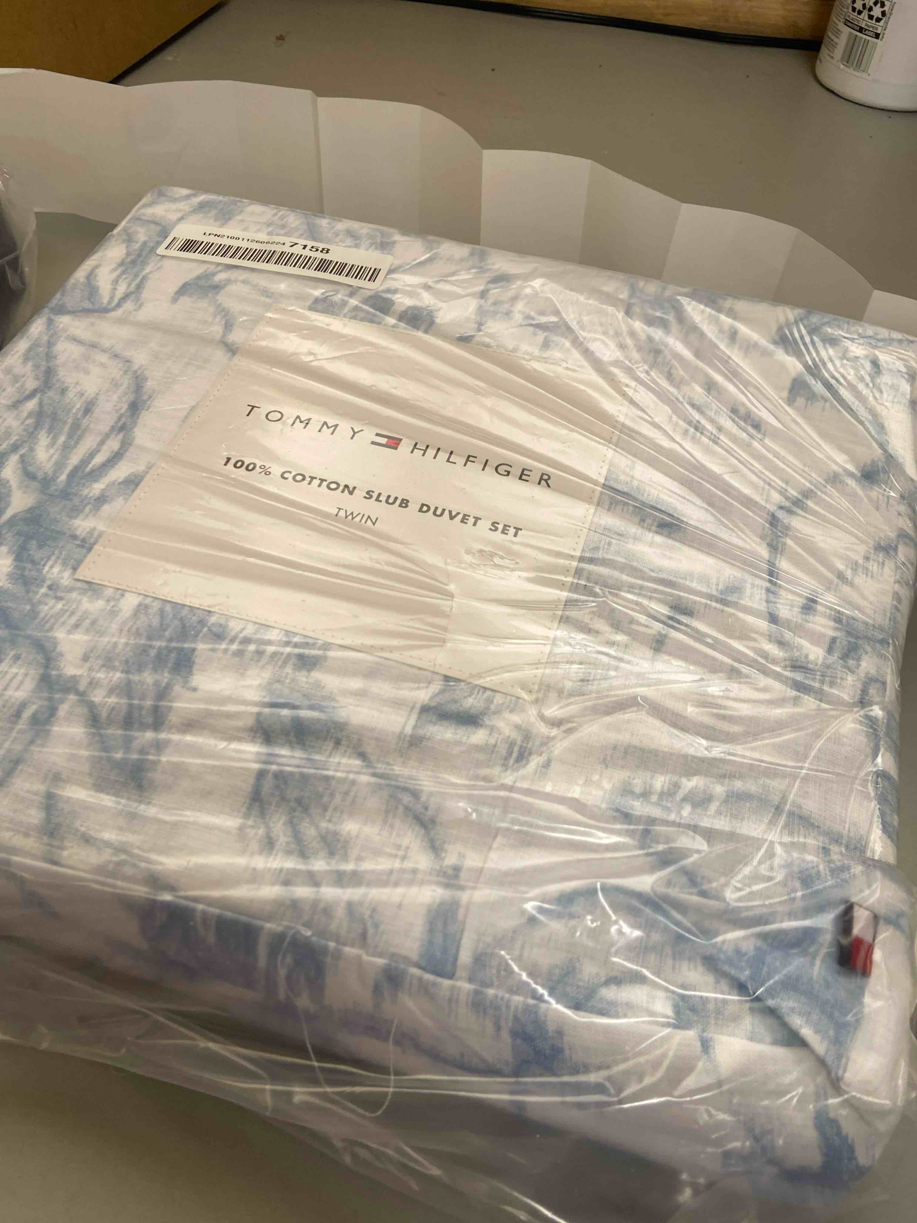 Condition photo showing New/Like New for ethereal floral 2-piece white/soft sky blue cotton twin duvet cover set