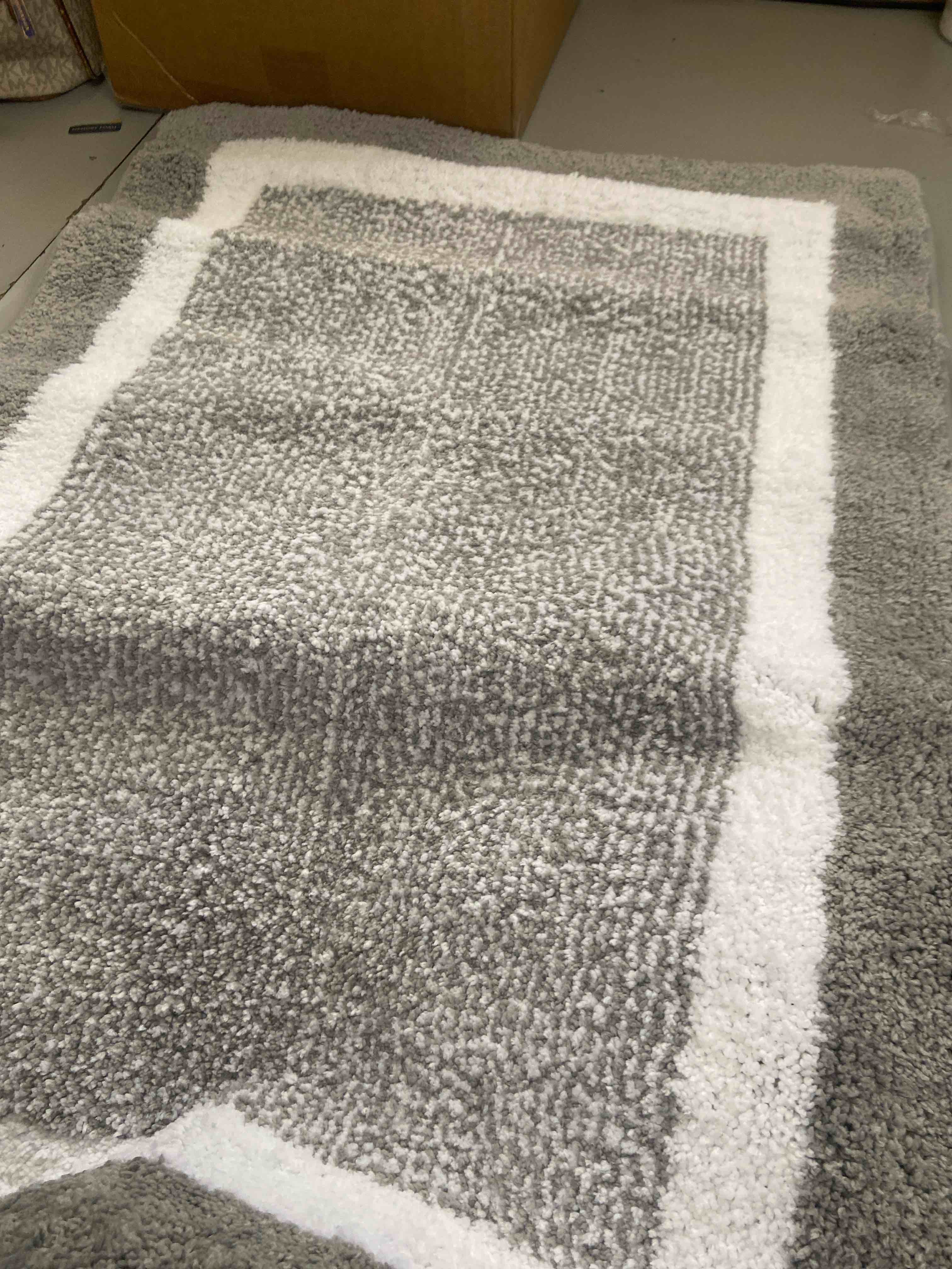 Condition photo showing New/Like New for olanly bathroom rugs 30x20, extra soft and absorbent microfiber bath mat, non-slip, machine washable, quick dry shaggy bath carpet, suitable for bathroom floor, tub, shower (medium, grey) 30" x 20" grey and white