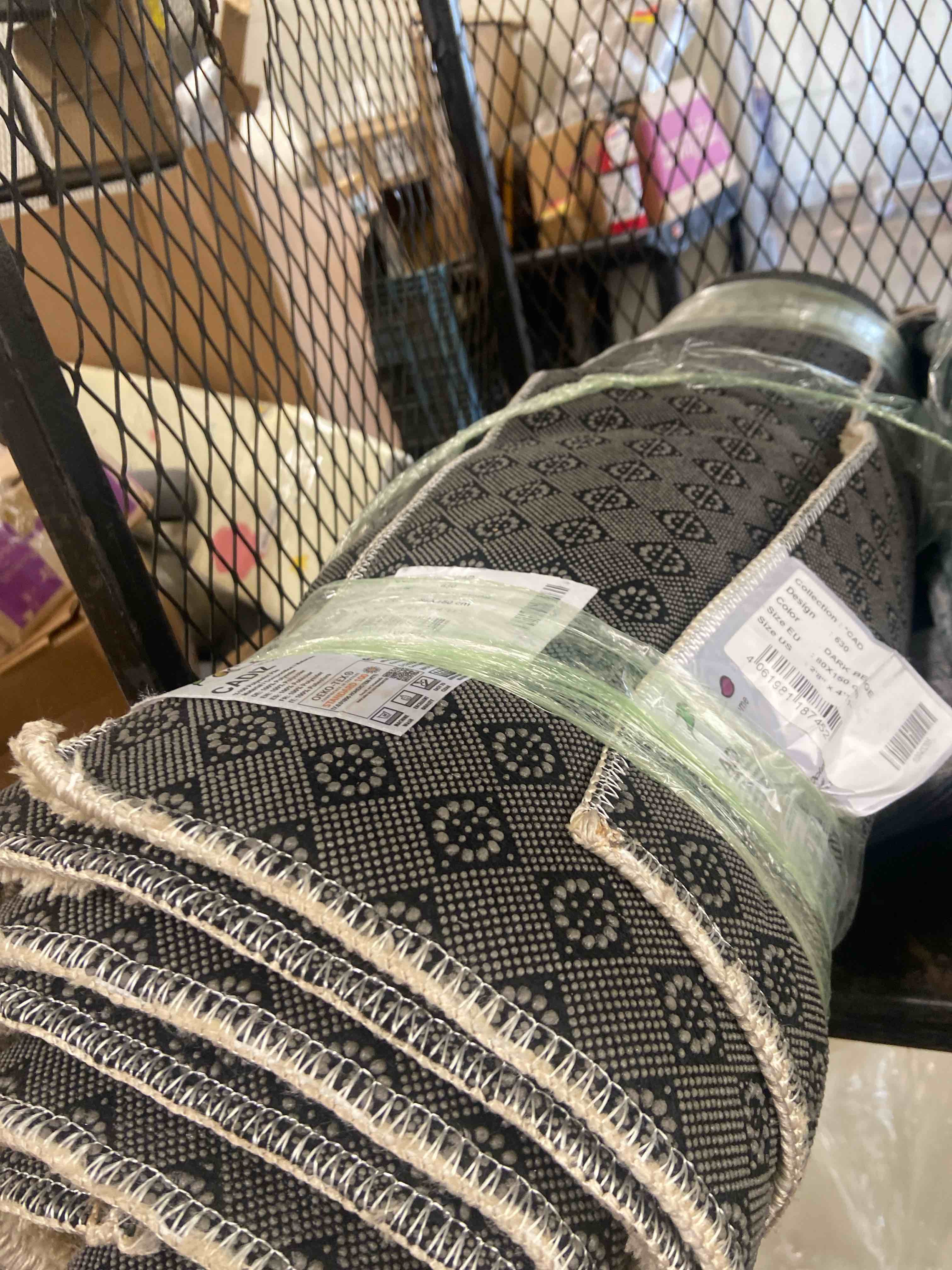 Condition photo showing New/Like New for sofia washable area rug solid color with anti-slip backing - 32" x 59"