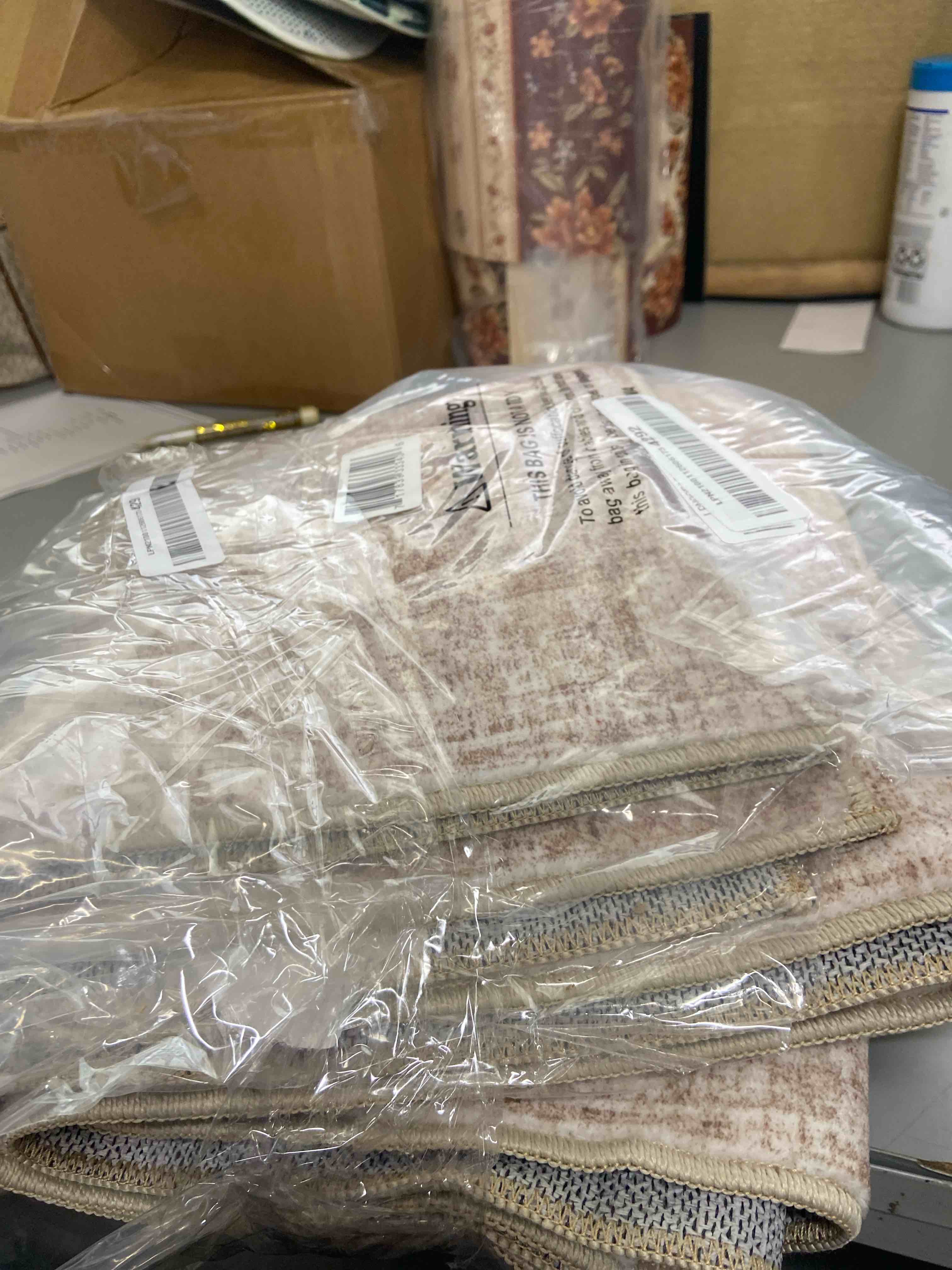 Condition photo showing New/Like New for abstract 4x5 area rugs for entryway: modern ultra non slip washable soft carpet foldable stain resistant neutral rugs for living room bedroom dining room decor large indoor farmhouse rug (beige,4x5)