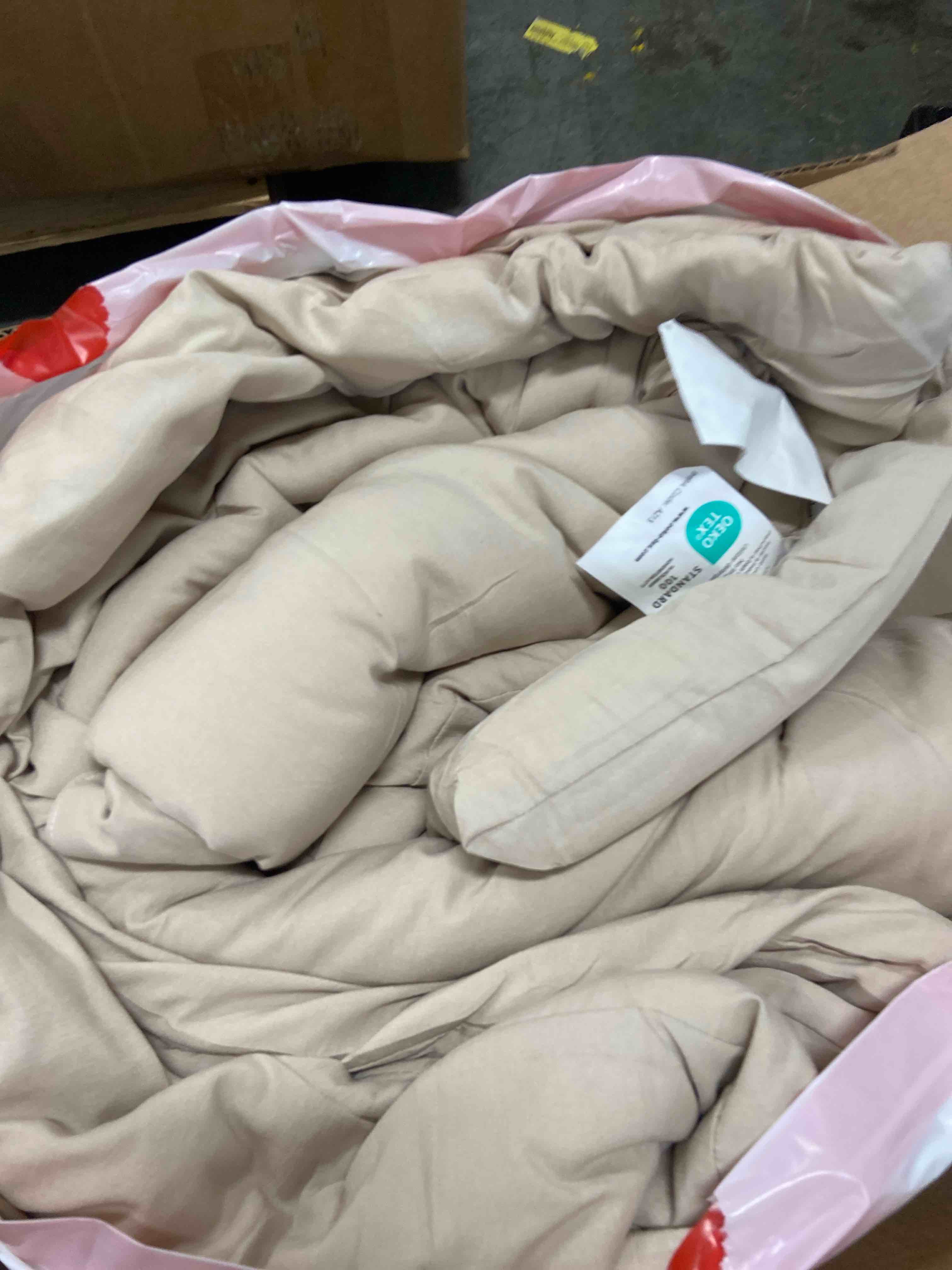 Condition photo showing Good Condition for bedsure comforter duvet insert - quilted comforters queen size, all season duvet, gentlesoft down alternative bedding, with 8 tabs, gifts for women/men, linen, queen 88 x 88 inches linen queen