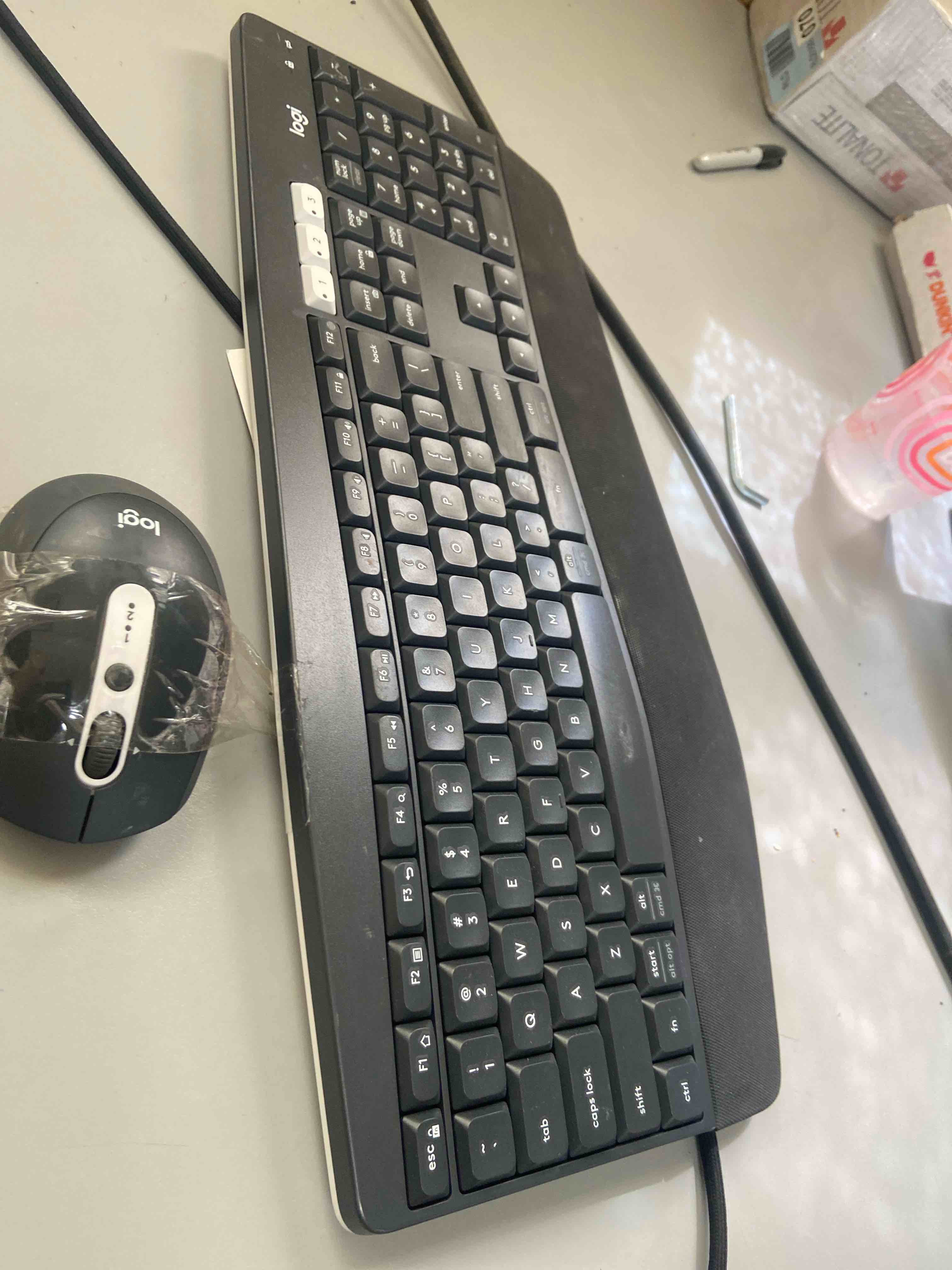 Condition photo showing Good Condition for logitech mk825 performance wireless keyboard & mouse combo
