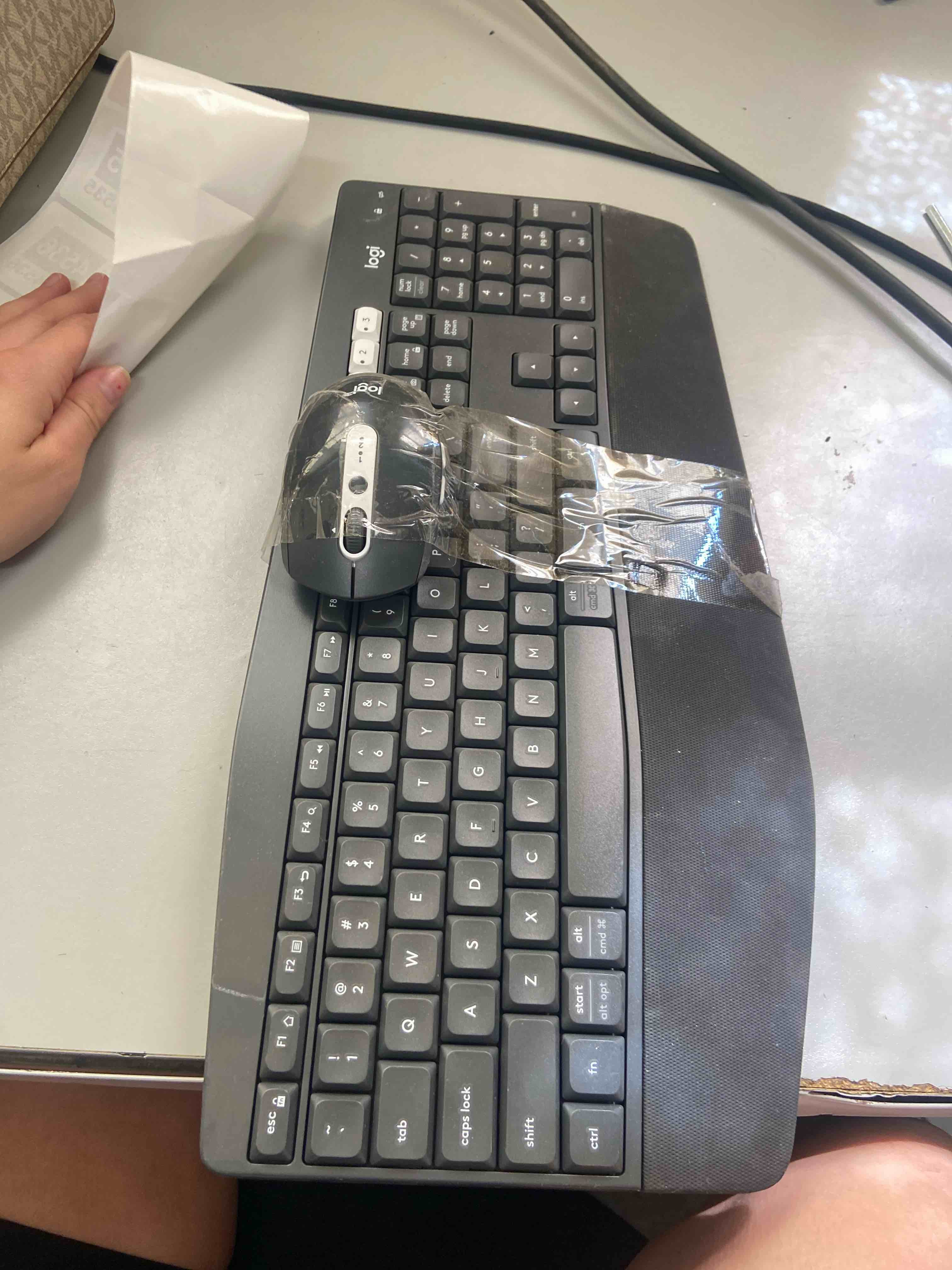 Condition photo showing Good Condition for logitech mk825 performance wireless keyboard & mouse combo
