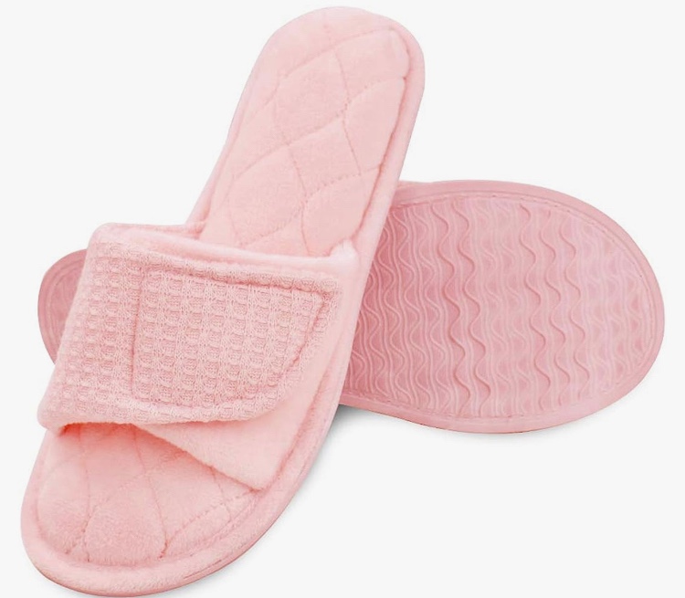 11 Geweo Cloud Slippers for Women and Men Pillow Slippers Thicken Sole Cloud Cushion Slides Super Comfy Soft Foam Slides Non Slip Shower Bathroom Slides Sandals Unisex