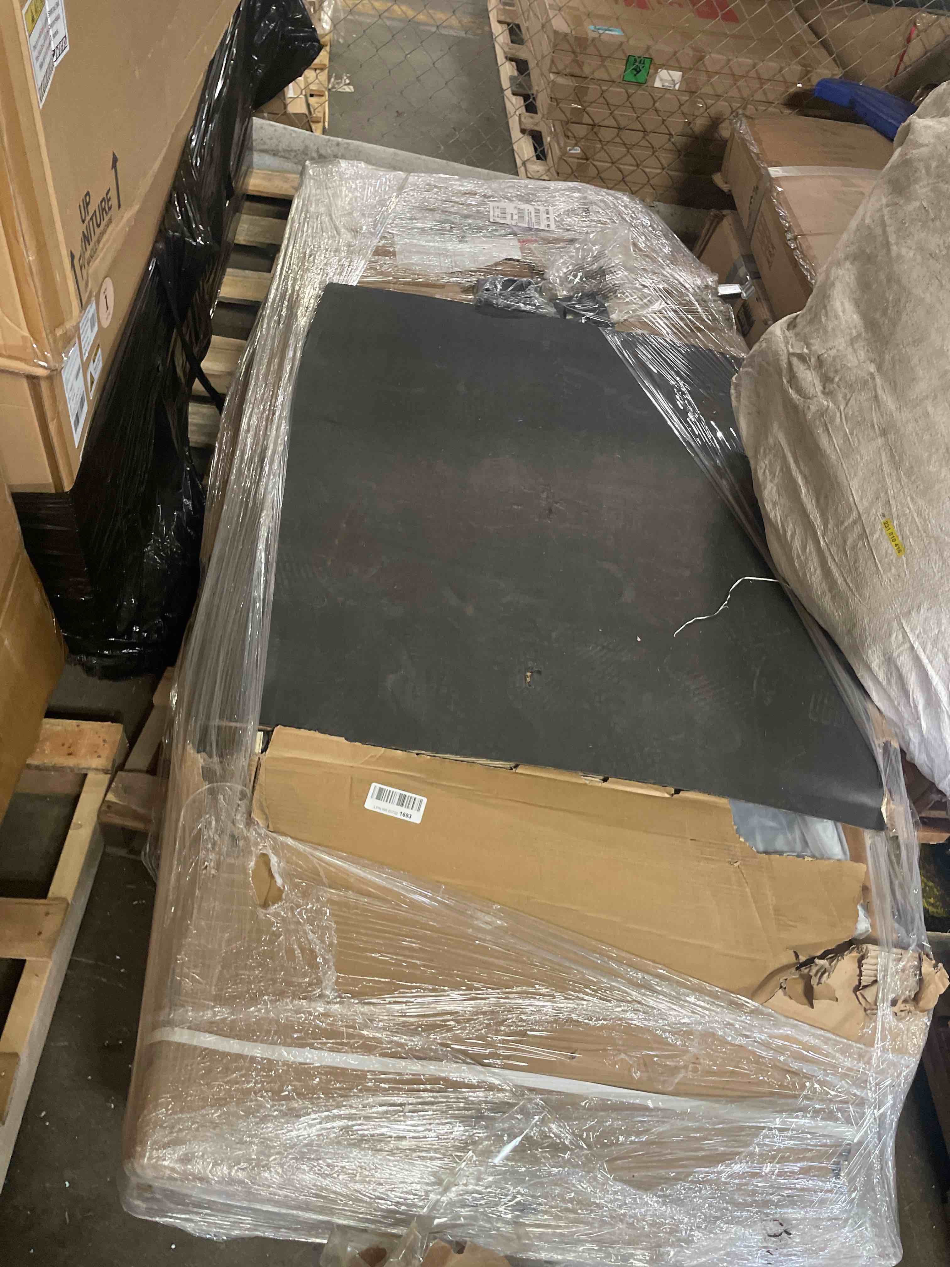 https://s3.amazonaws.com/lotting-images-prod/phillipi/GRN3763257_1693425442156.jpeg