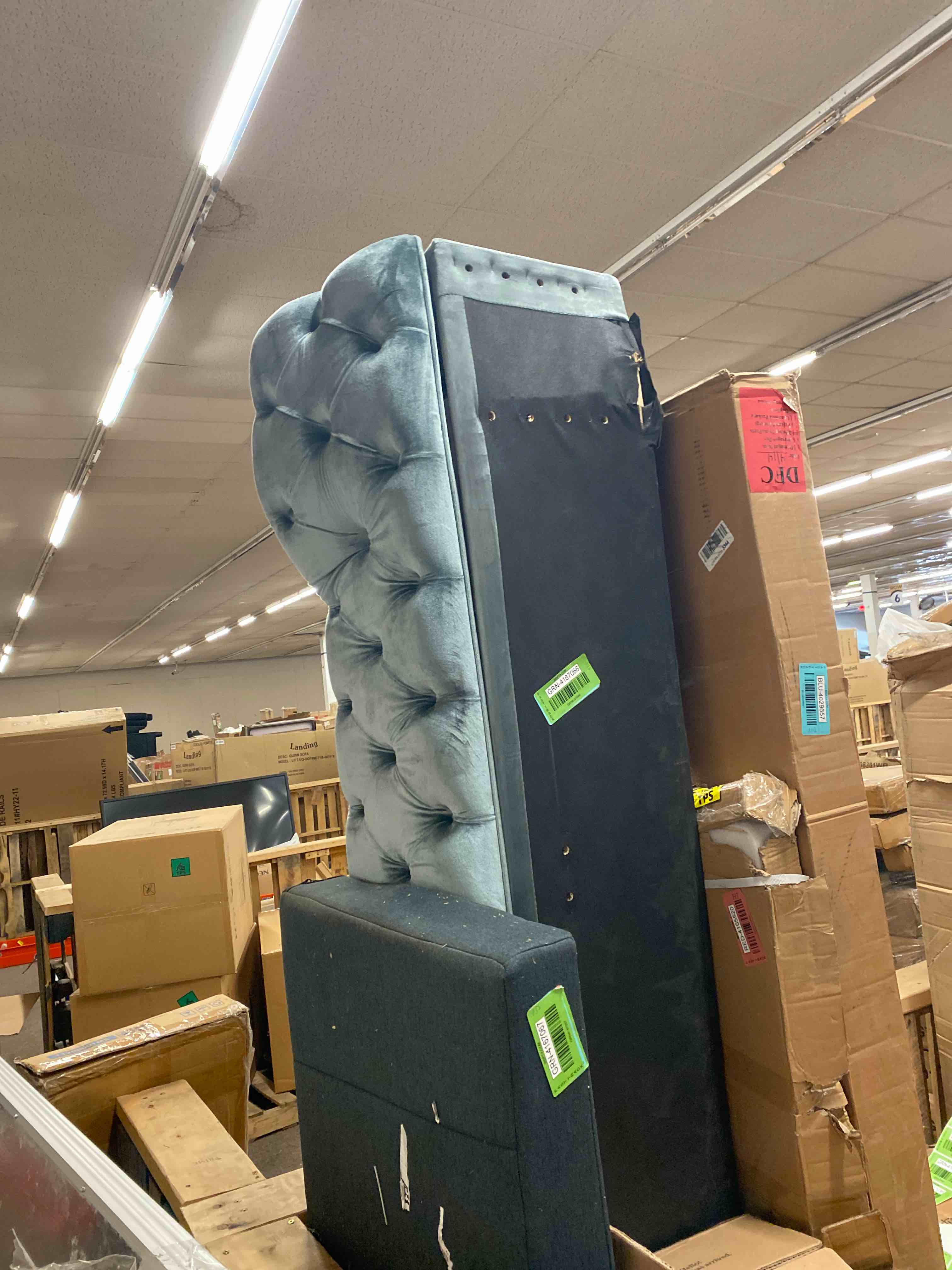 https://s3.amazonaws.com/lotting-images-prod/phillipi/GRN4167065_1685047609243.jpeg