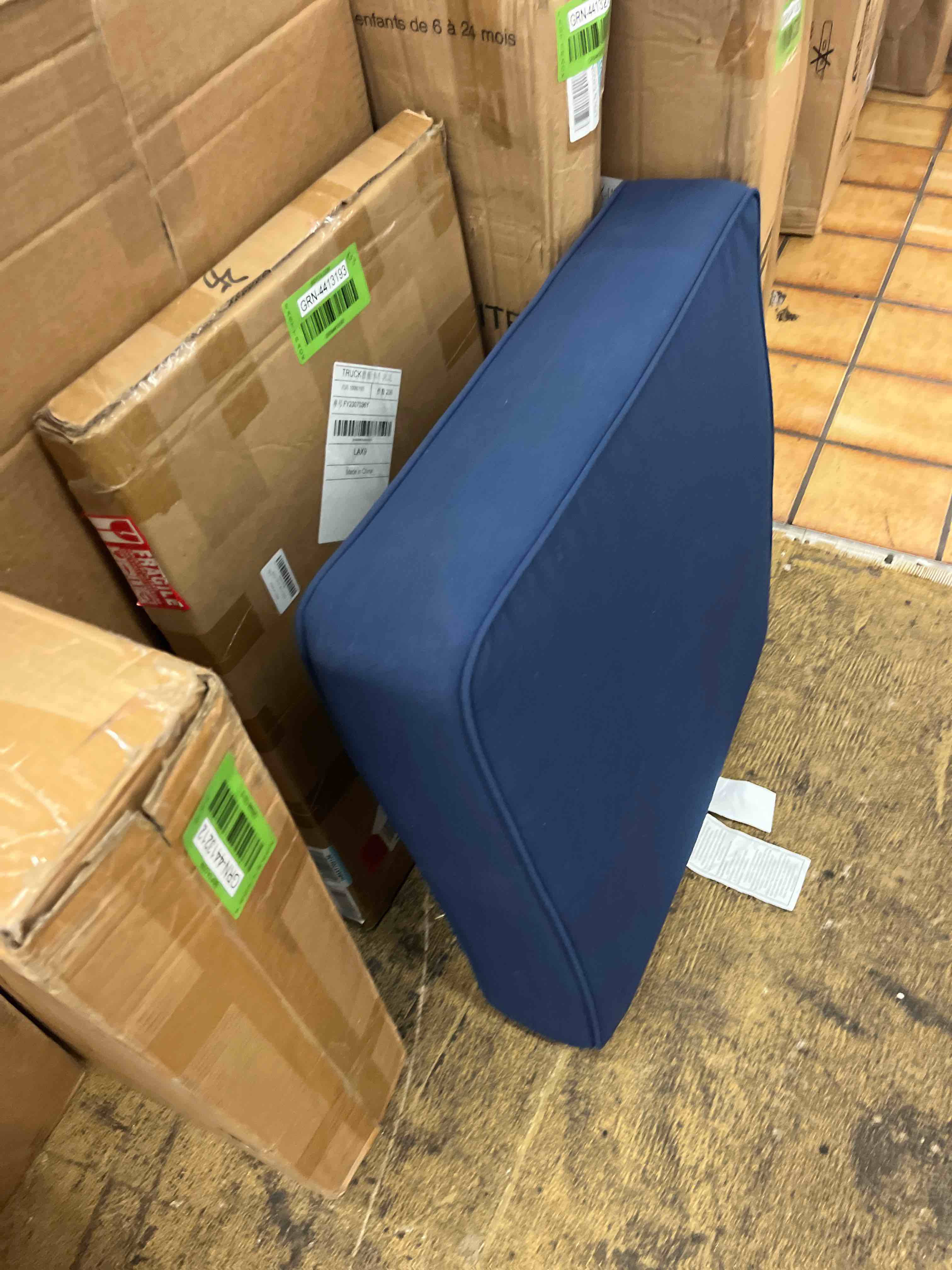 https://s3.amazonaws.com/lotting-images-prod/phillipi/GRN4413200_1724945072517.jpeg