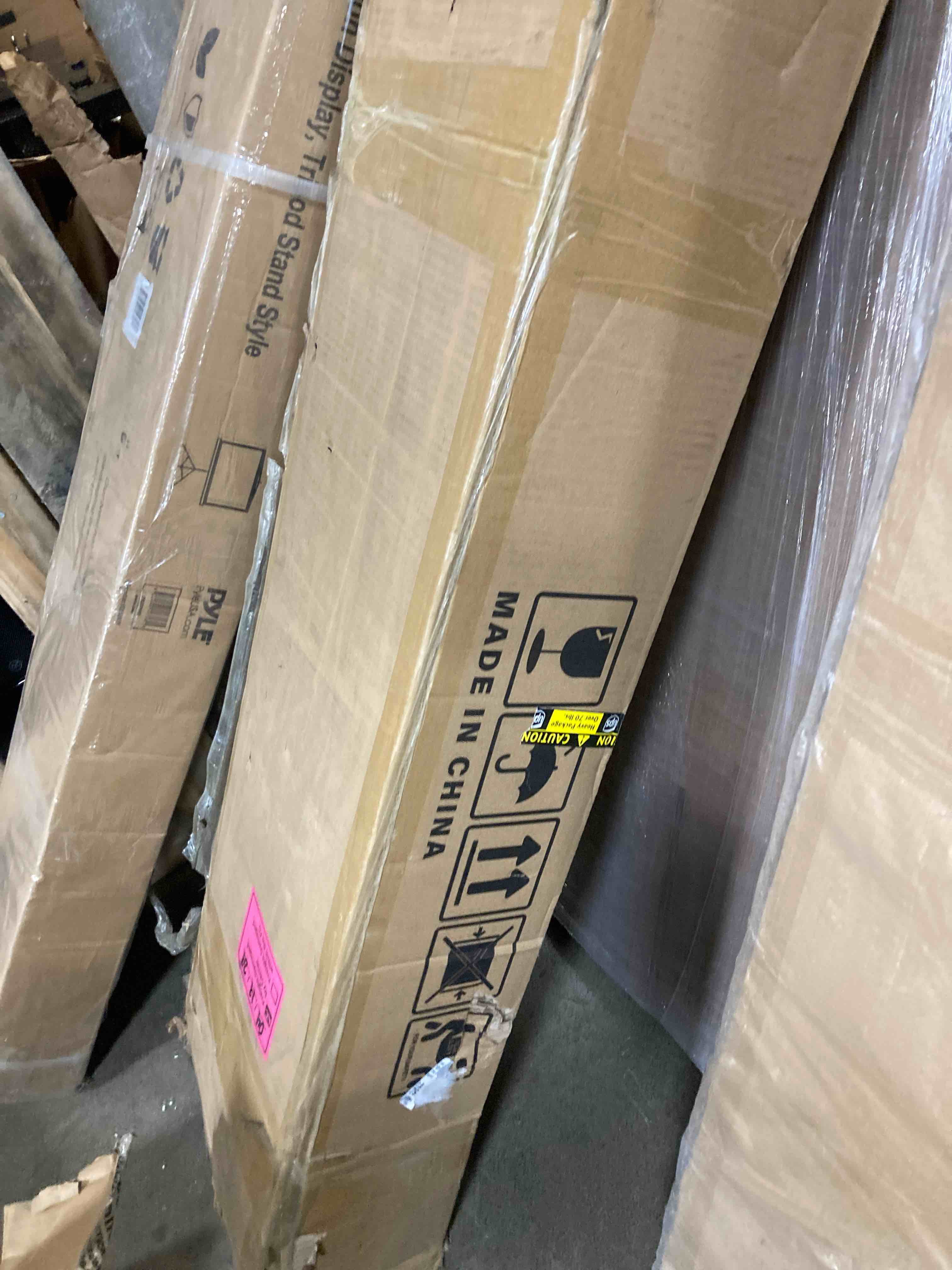https://s3.amazonaws.com/lotting-images-prod/phillipi/GRN4777651_1718381594972.jpeg