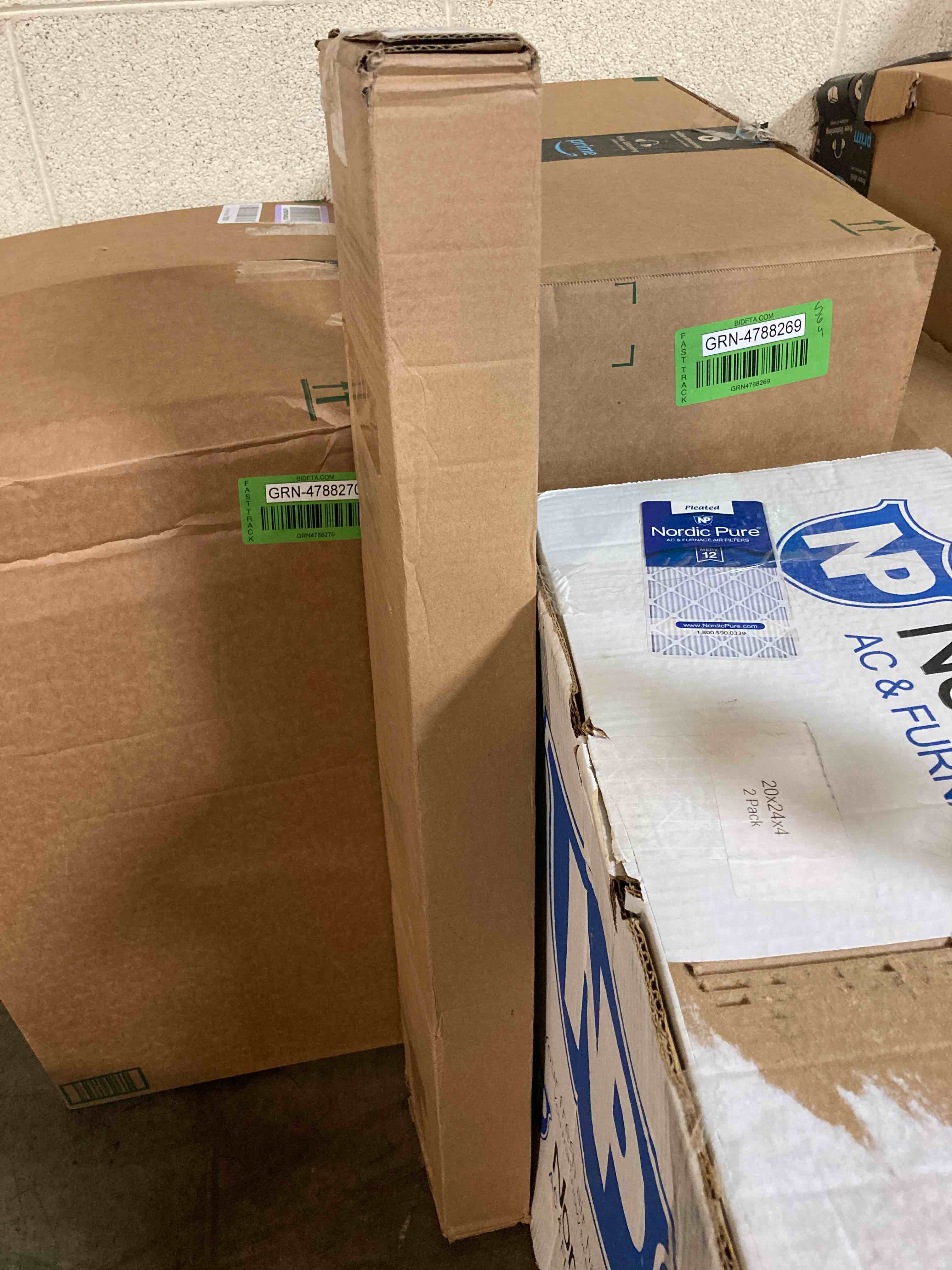 https://s3.amazonaws.com/lotting-images-prod/phillipi/GRN4788271_1695760946764.jpeg