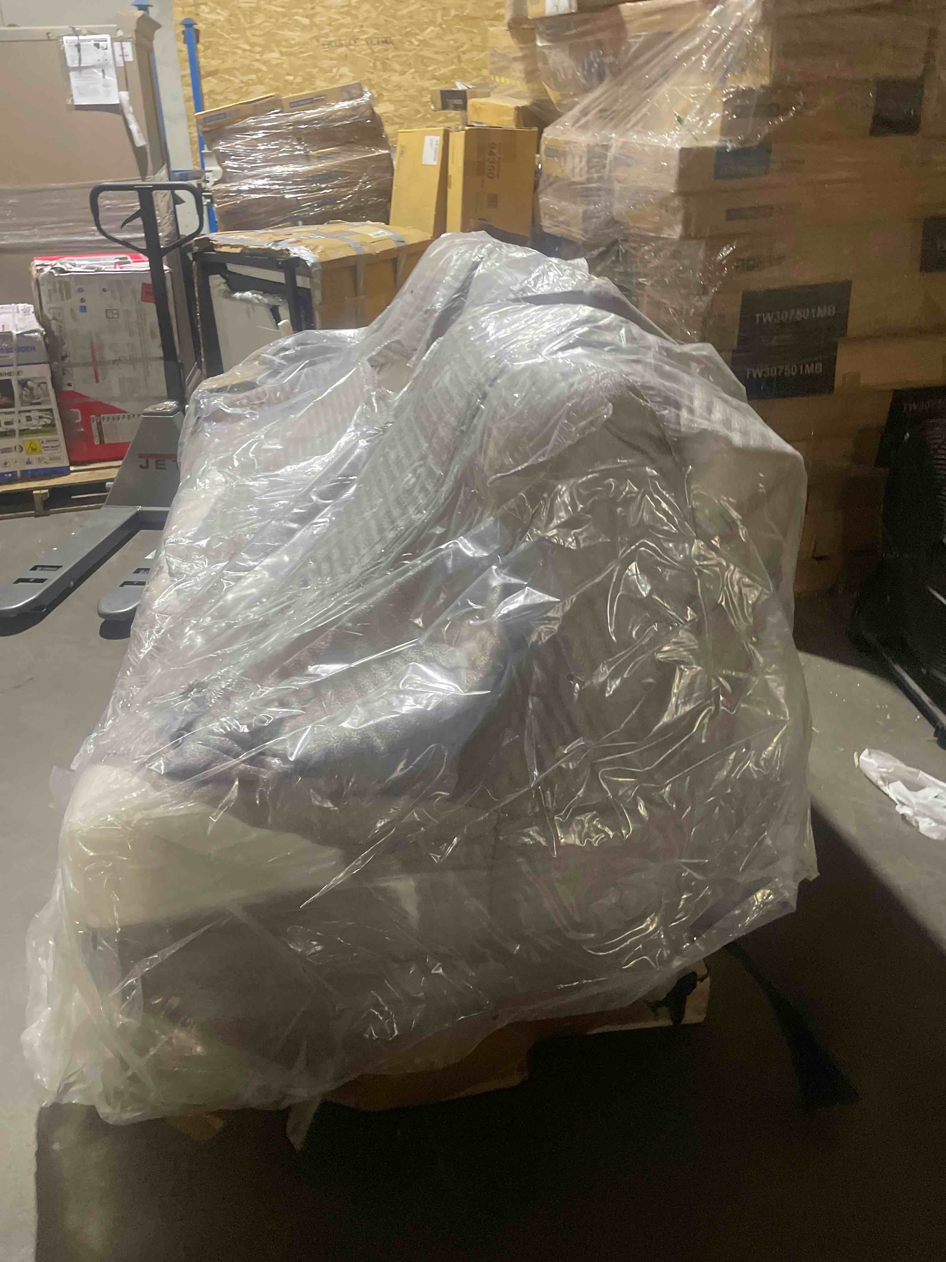 https://s3.amazonaws.com/lotting-images-prod/phillipi/GRN4952384_1691003544592.jpeg