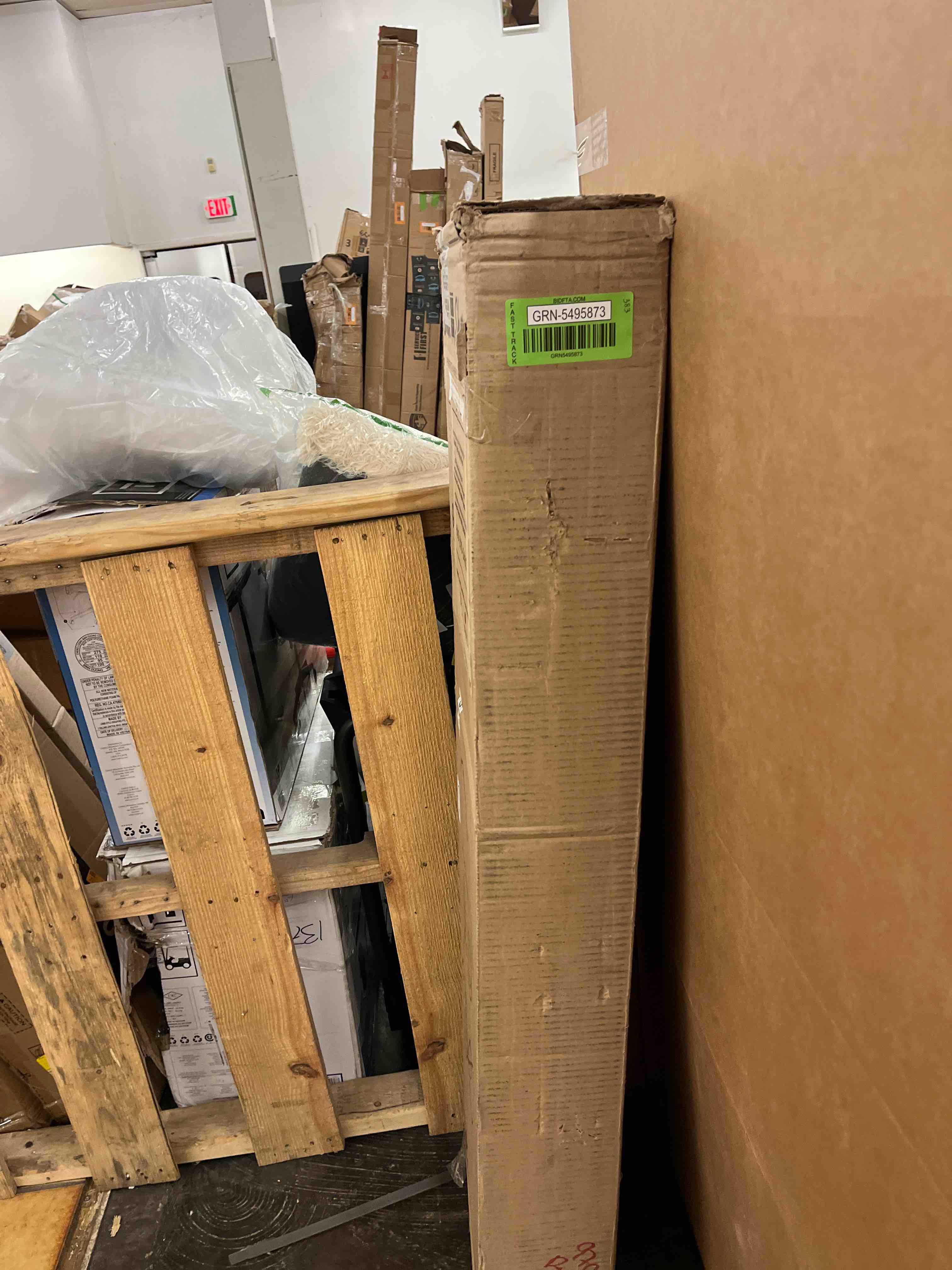 https://s3.amazonaws.com/lotting-images-prod/phillipi/GRN5495873_1734448570188.jpeg