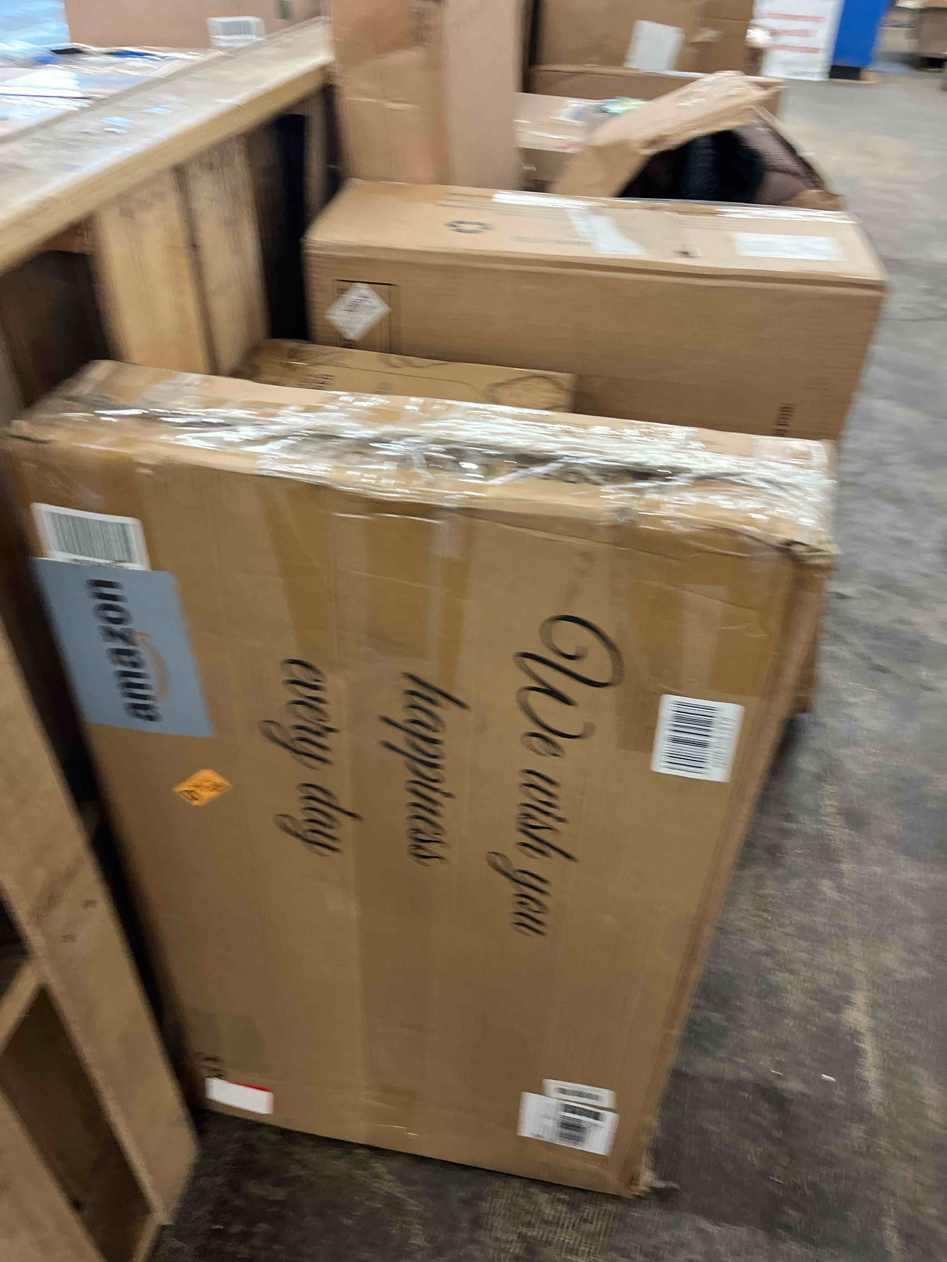 https://s3.amazonaws.com/lotting-images-prod/phillipi/GRN5496511_1745525859079.jpeg
