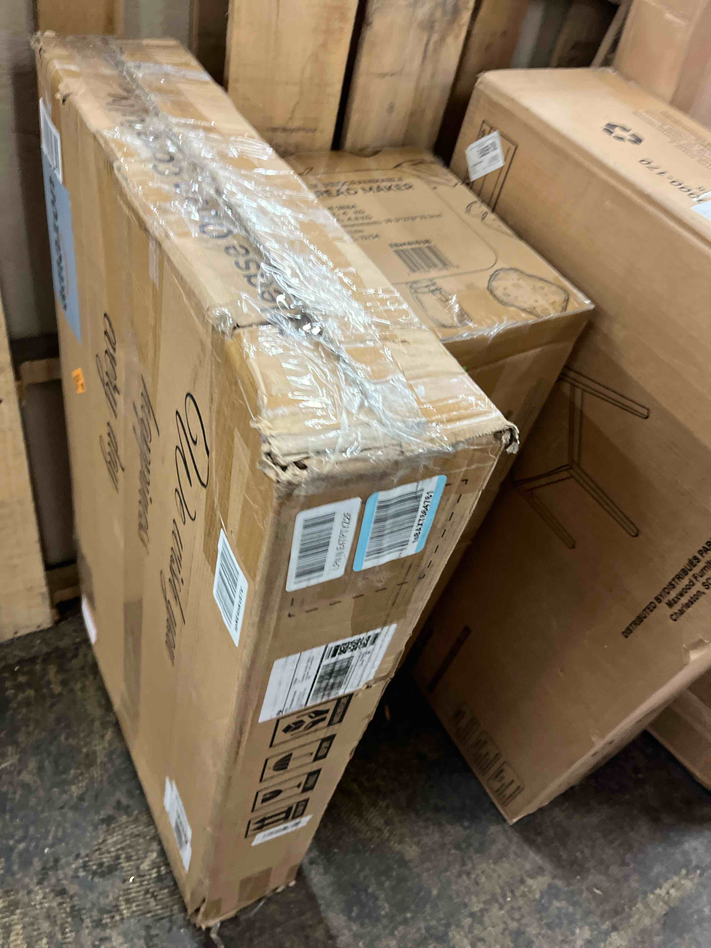 https://s3.amazonaws.com/lotting-images-prod/phillipi/GRN5496511_1745525860509.jpeg