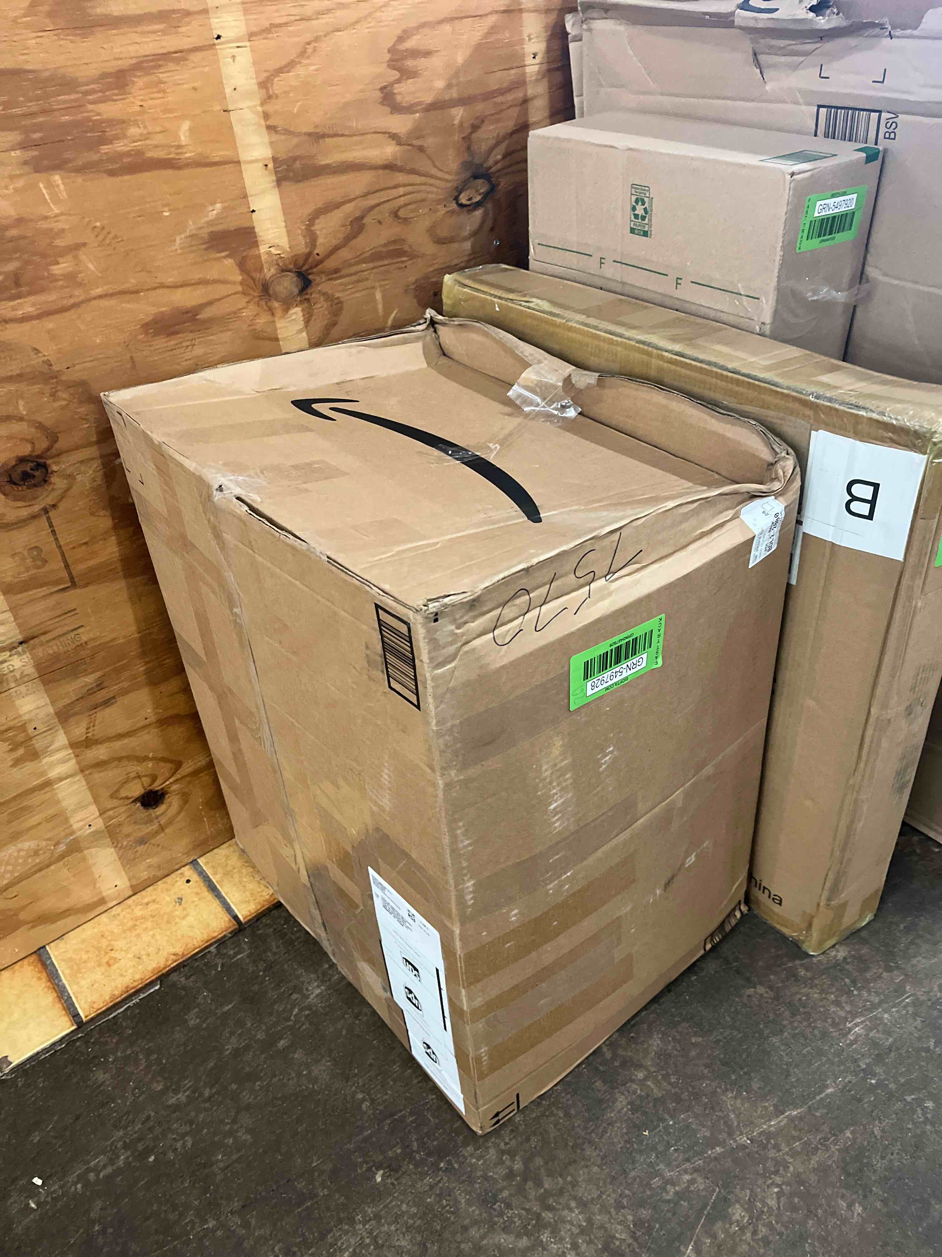 https://s3.amazonaws.com/lotting-images-prod/phillipi/GRN5497928_1746810945238.jpeg