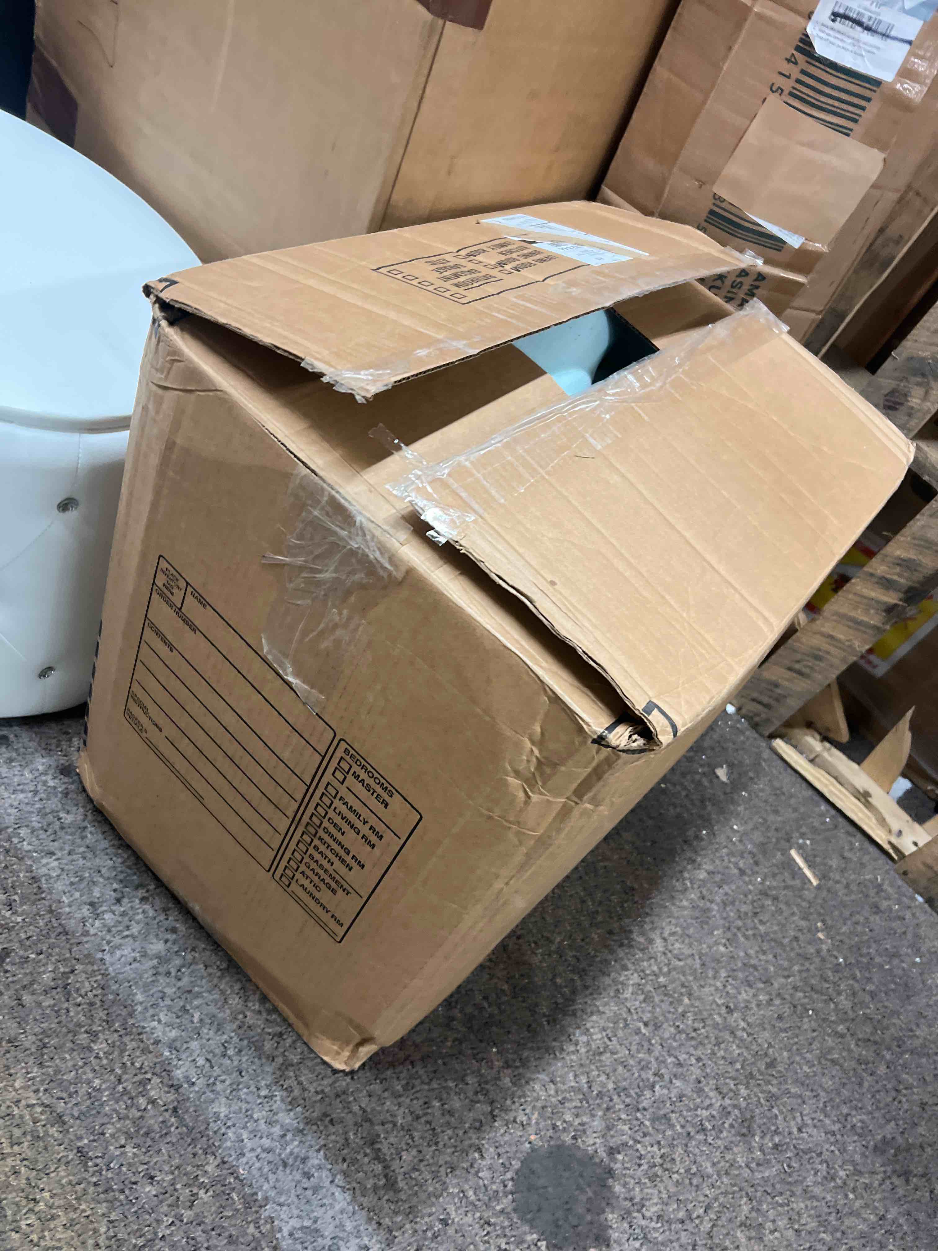 https://s3.amazonaws.com/lotting-images-prod/phillipi/GRN5499638_1704333133552.jpeg