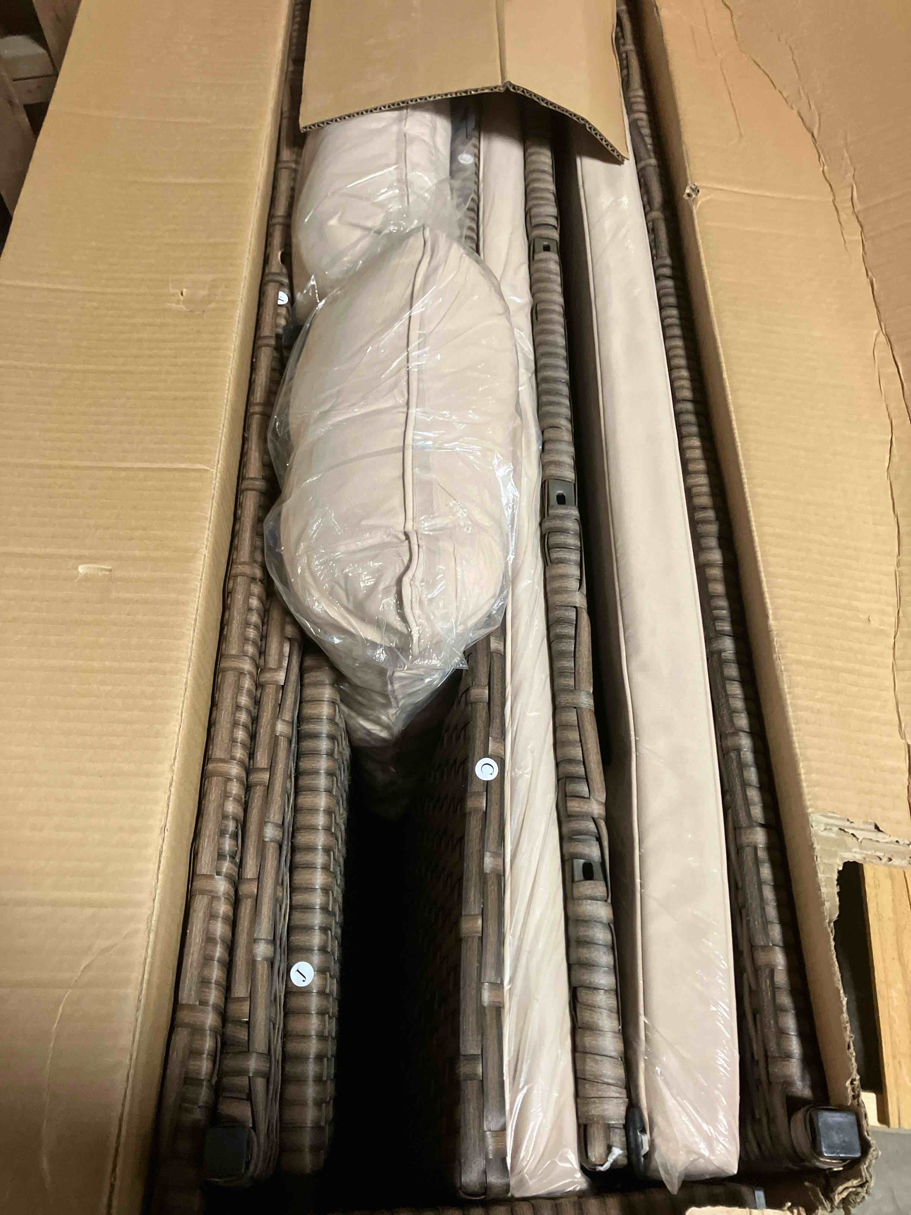 https://s3.amazonaws.com/lotting-images-prod/phillipi/GRN5521021_1718127201994.jpeg