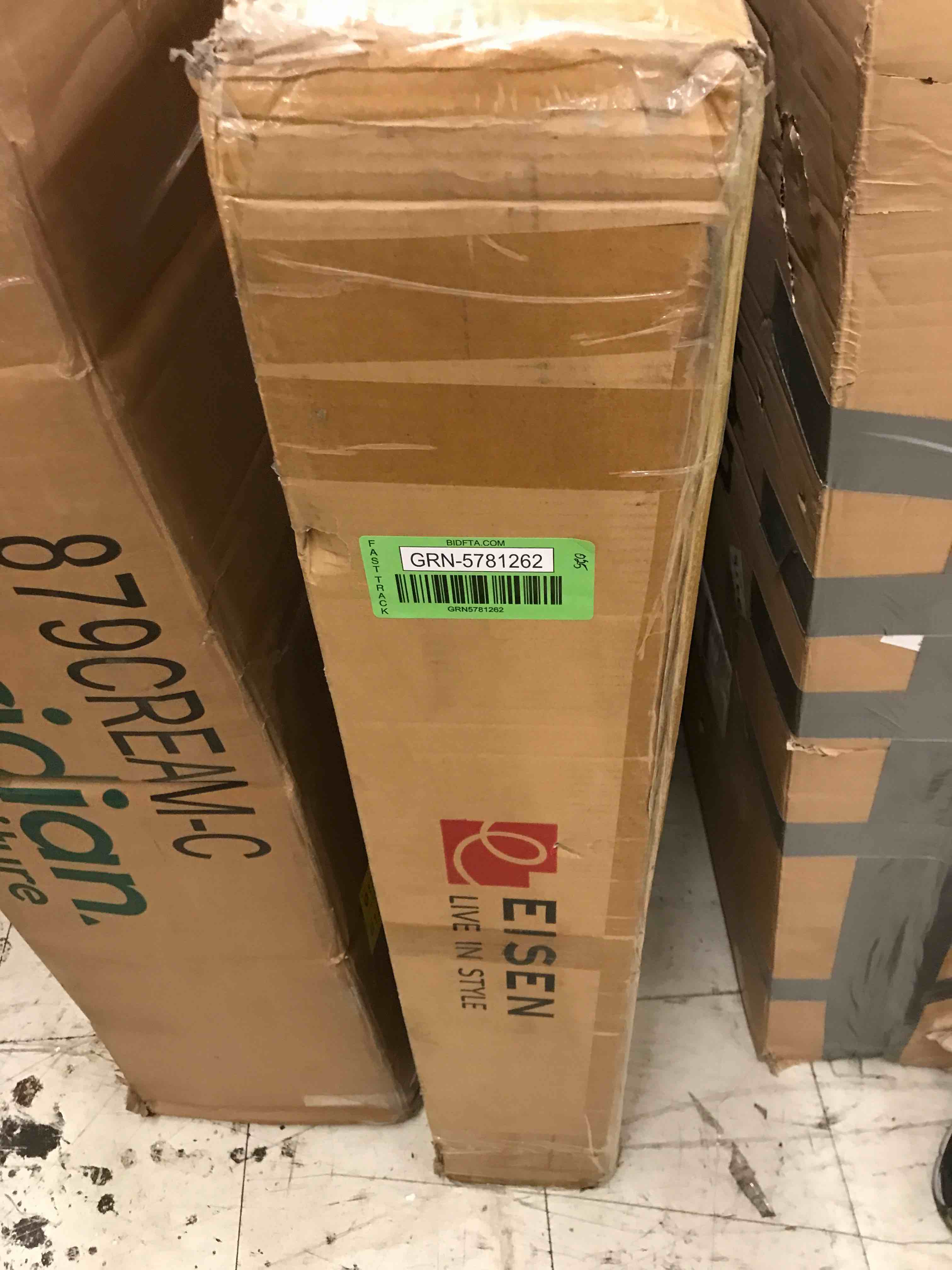 https://s3.amazonaws.com/lotting-images-prod/phillipi/GRN5781262_1716734845356.jpeg