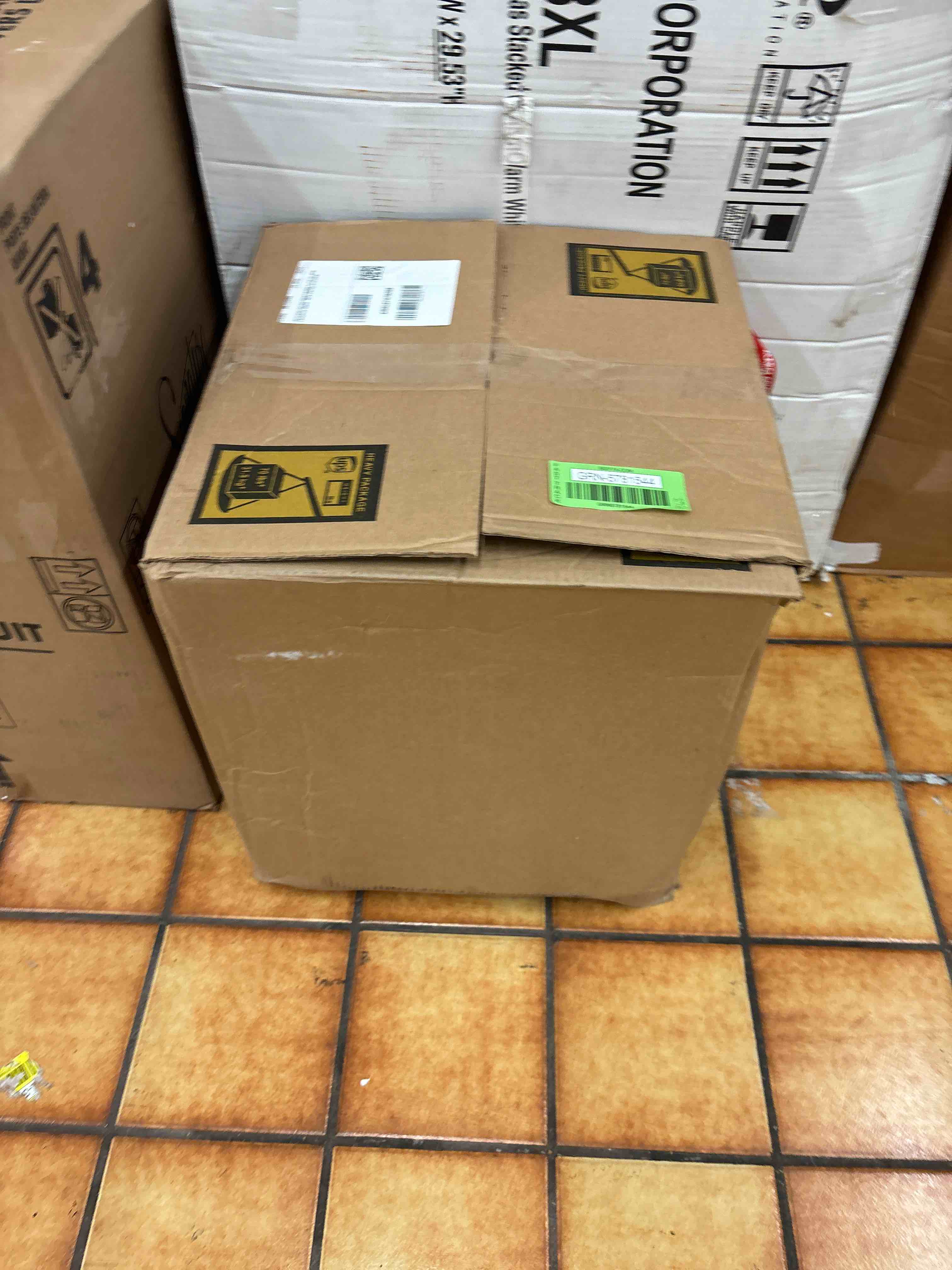 https://s3.amazonaws.com/lotting-images-prod/phillipi/GRN5781544_1714543271625.jpeg