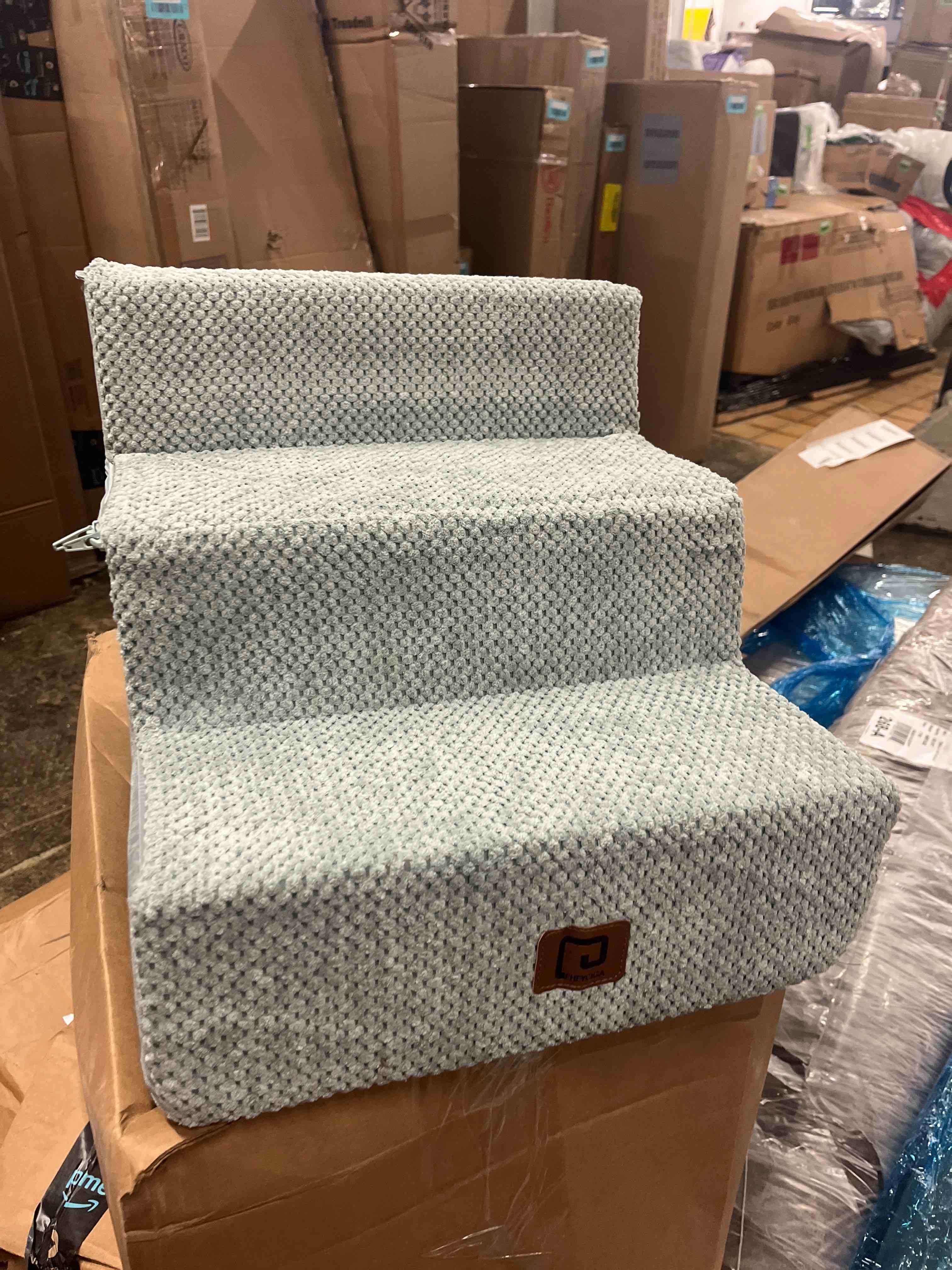https://s3.amazonaws.com/lotting-images-prod/phillipi/GRN5783739_1716370212893.jpeg