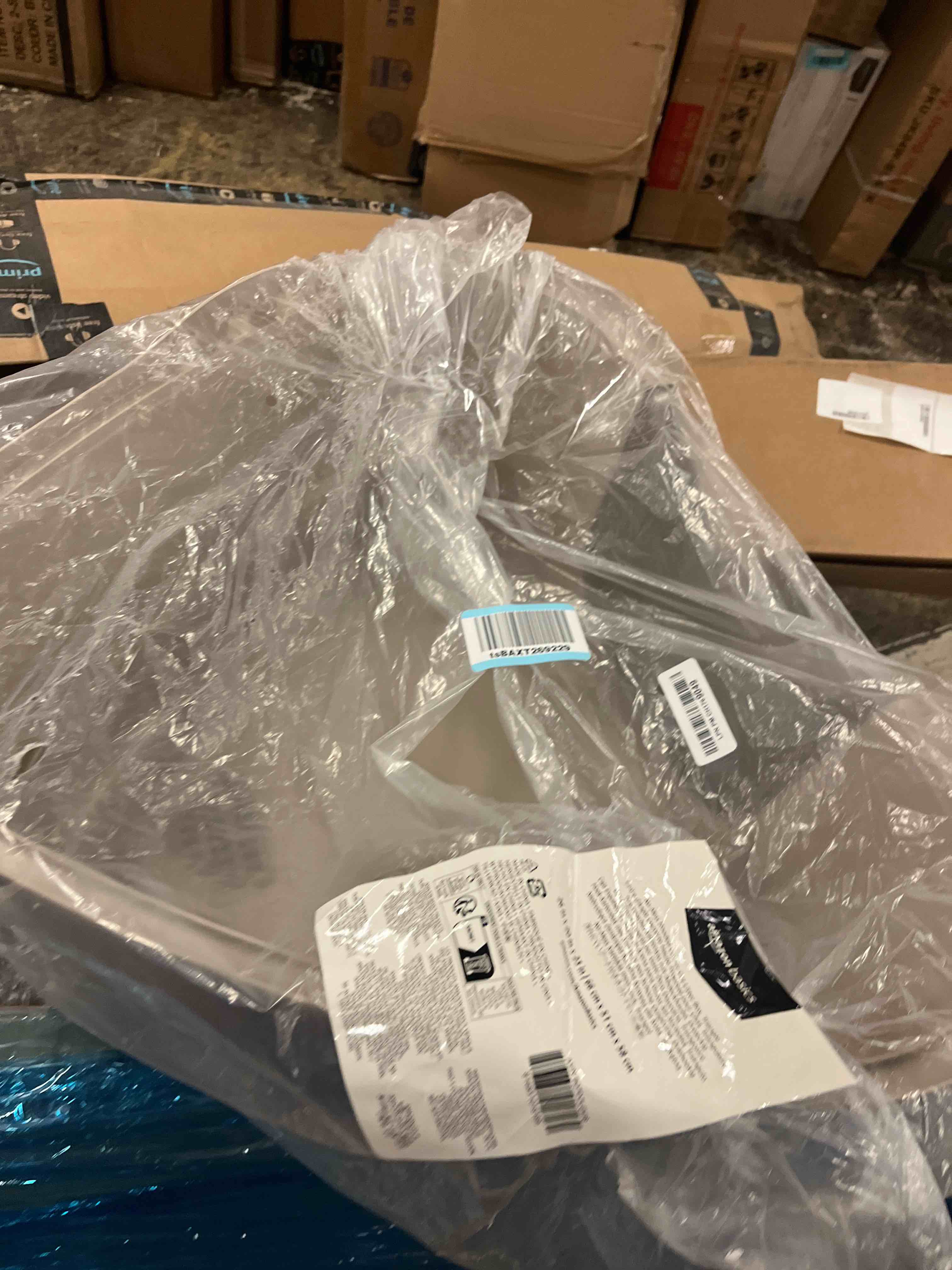https://s3.amazonaws.com/lotting-images-prod/phillipi/GRN5783757_1716369470527.jpeg