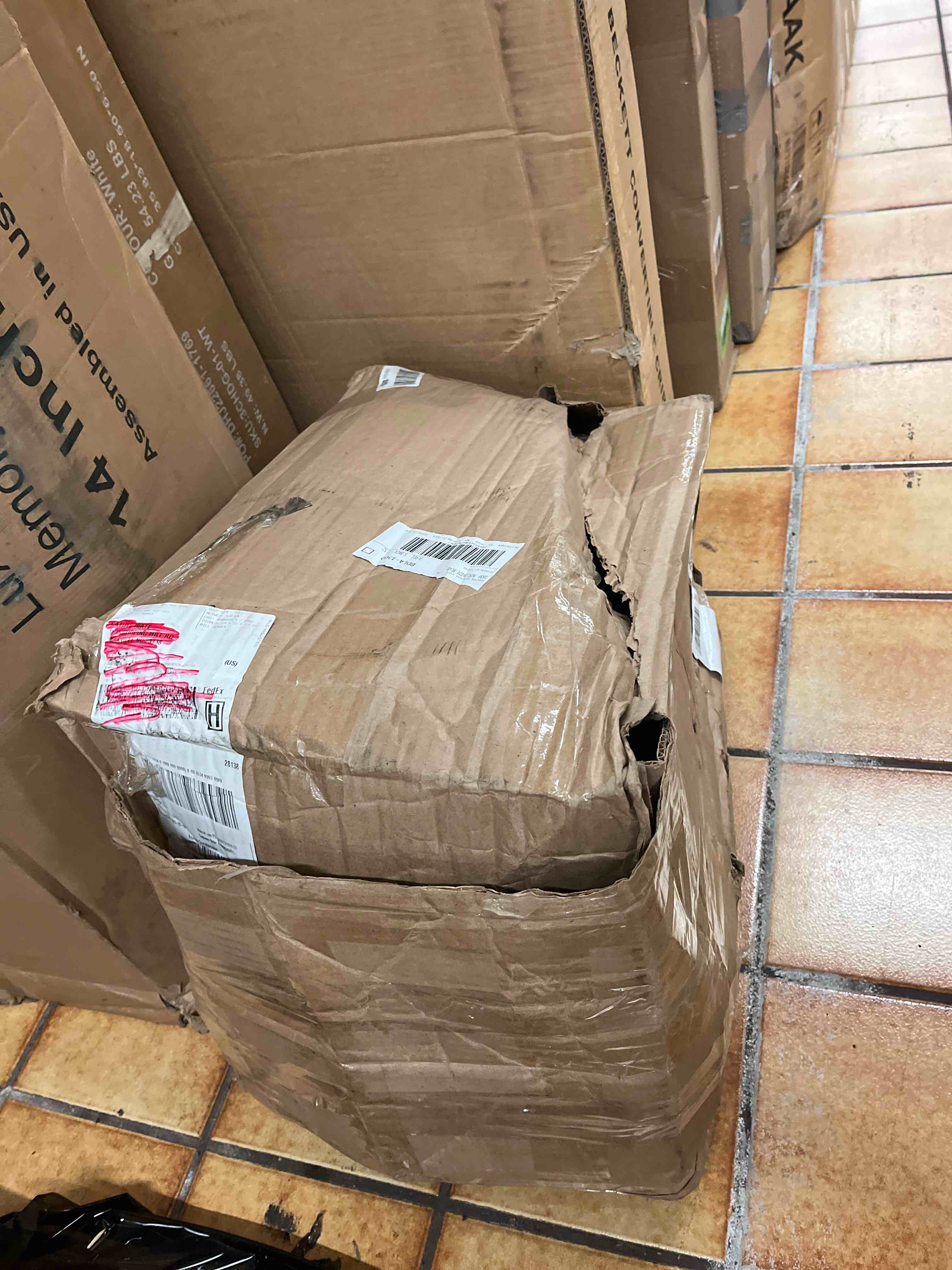 https://s3.amazonaws.com/lotting-images-prod/phillipi/GRN5784063_1716964985090.jpeg