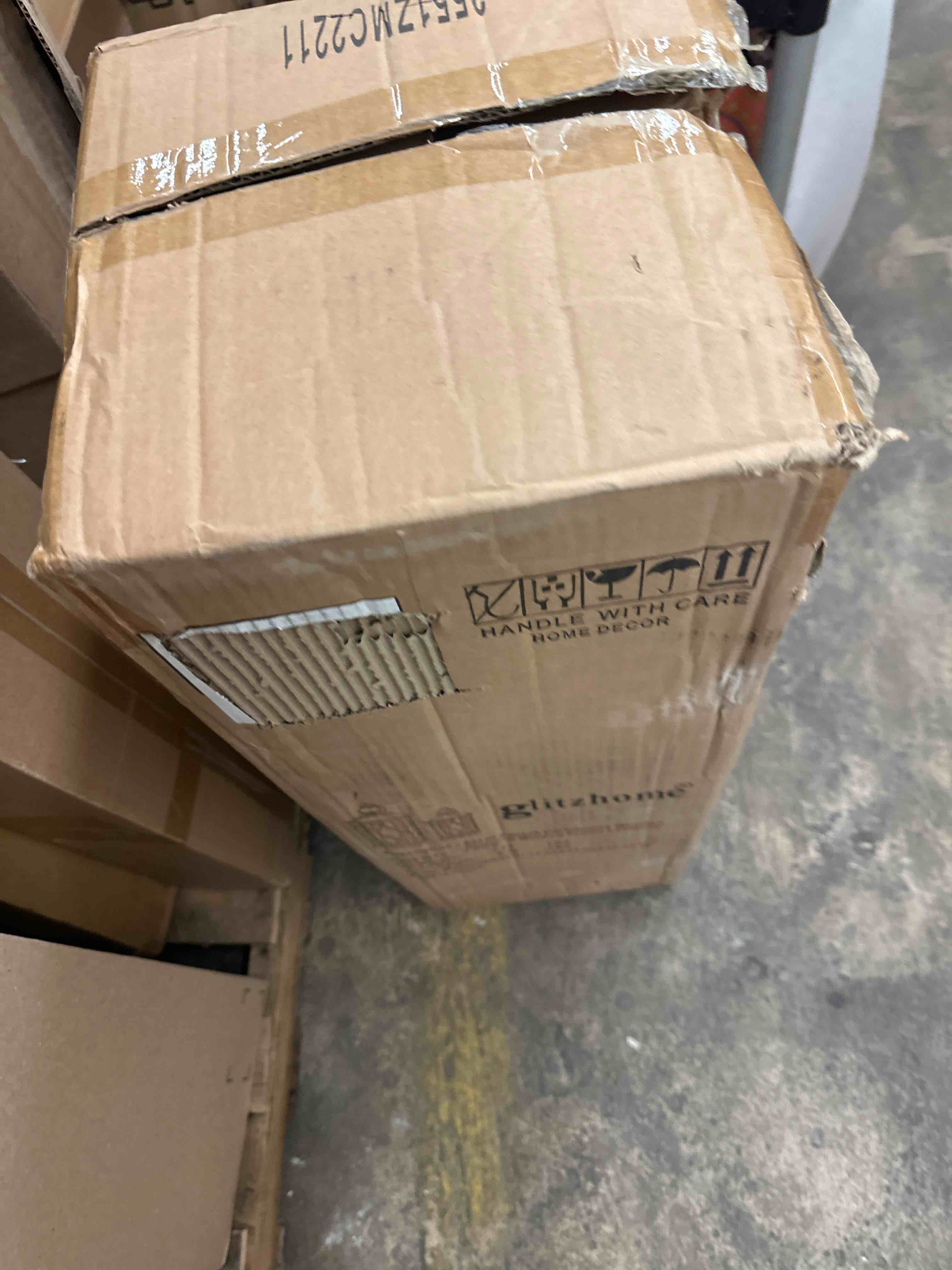 https://s3.amazonaws.com/lotting-images-prod/phillipi/GRN6069782_1727452645688.jpeg
