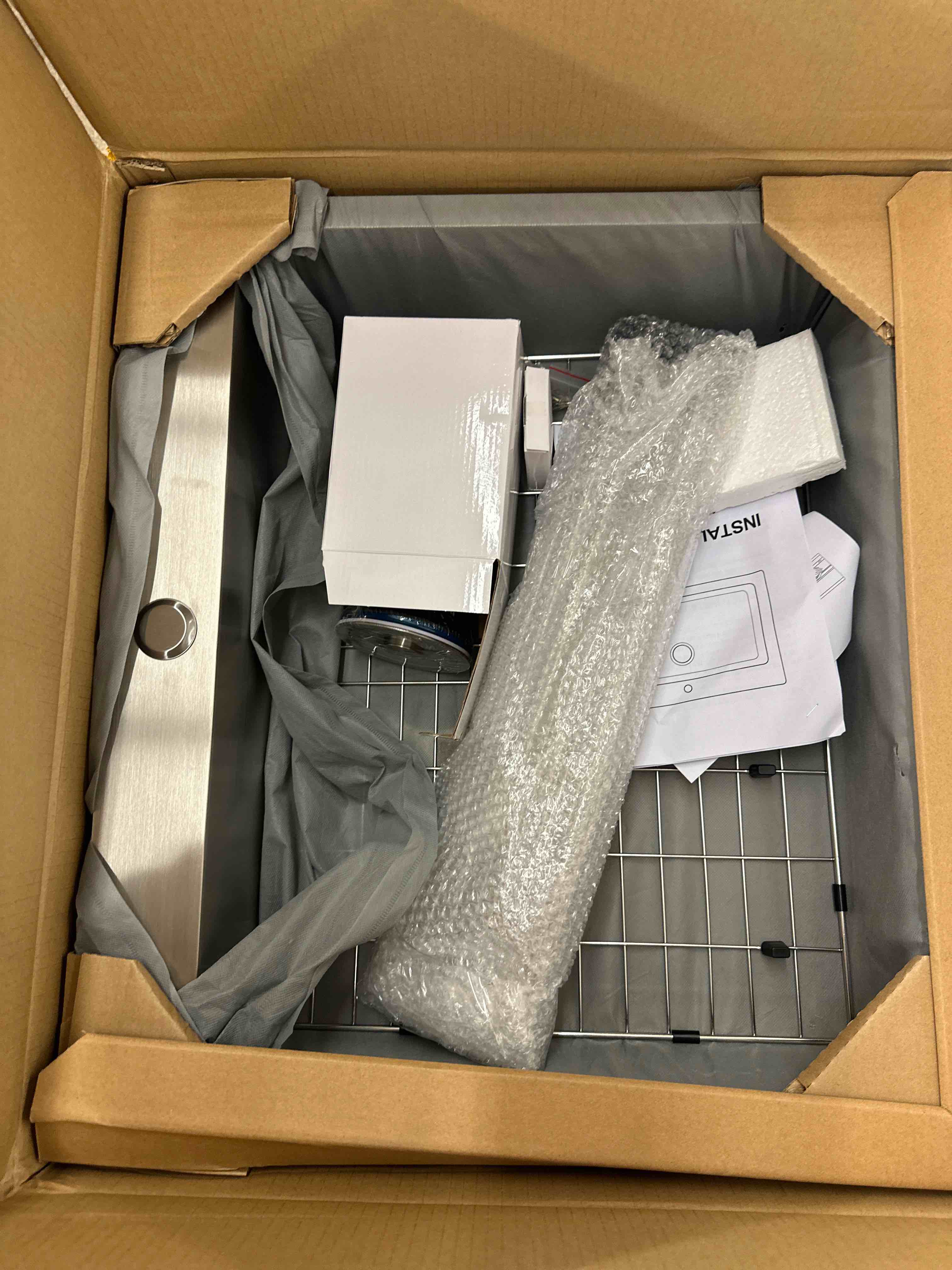 https://s3.amazonaws.com/lotting-images-prod/phillipi/GRN6070454_1731002714083.jpeg
