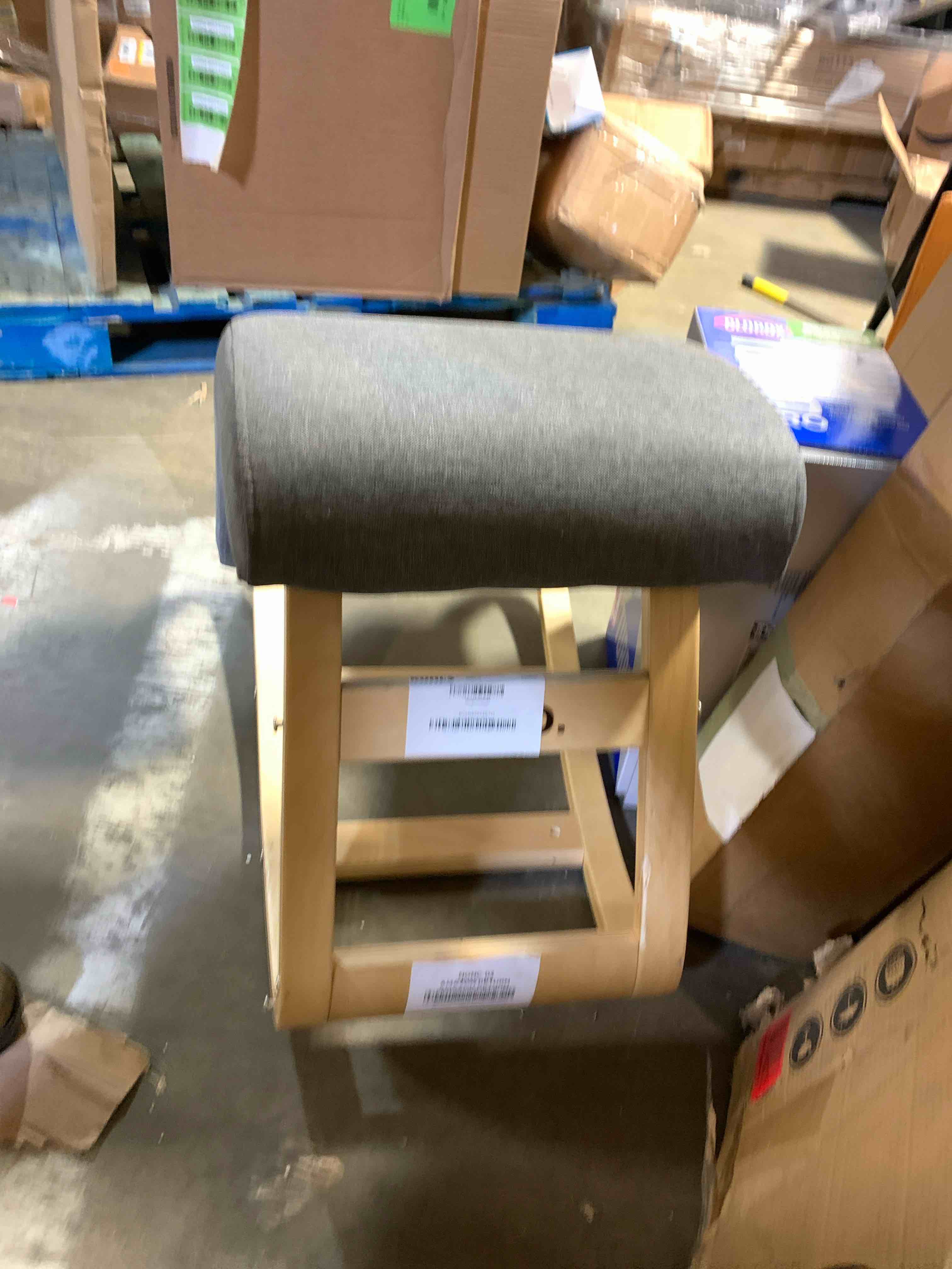 https://s3.amazonaws.com/lotting-images-prod/phillipi/GRN6071002_1709759420309.jpeg