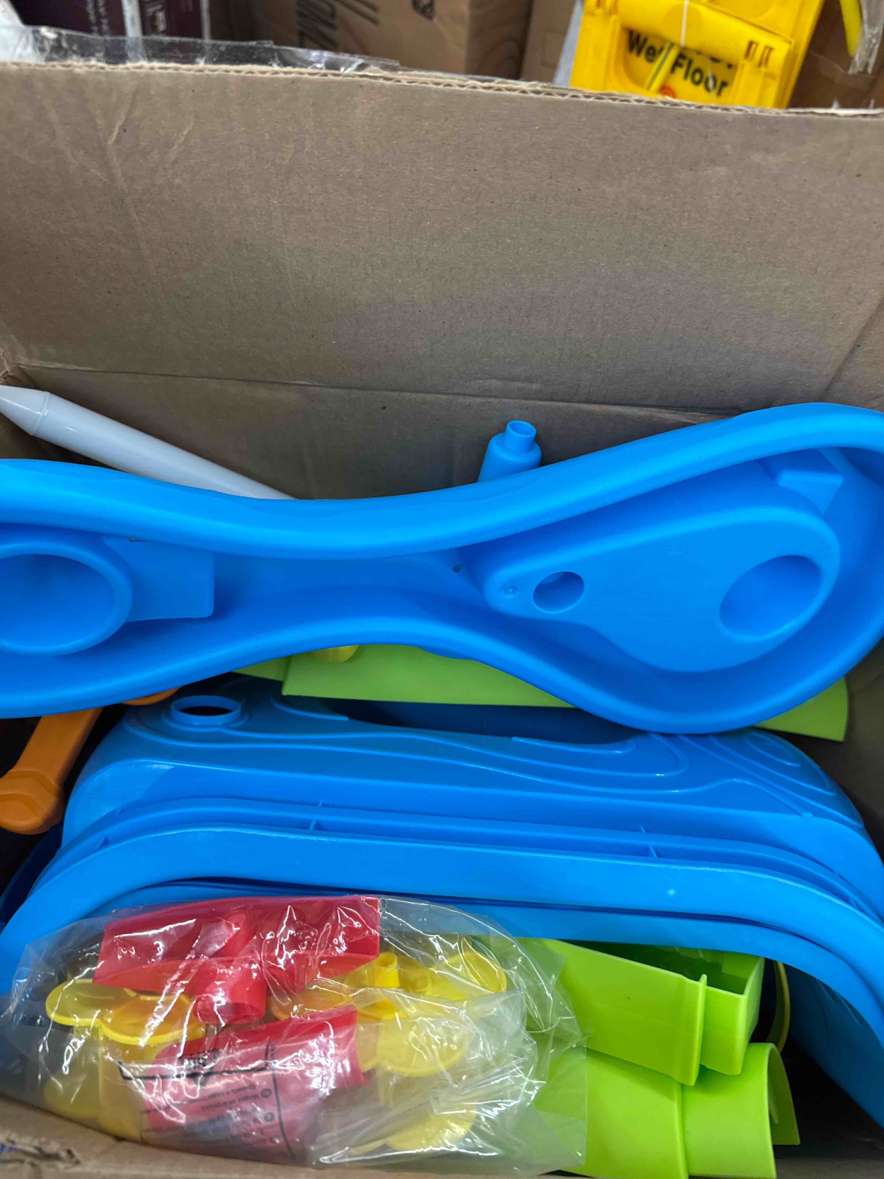 Step2 Rain Showers Splash Pond Toddler Water Table, Kids Water and Sand