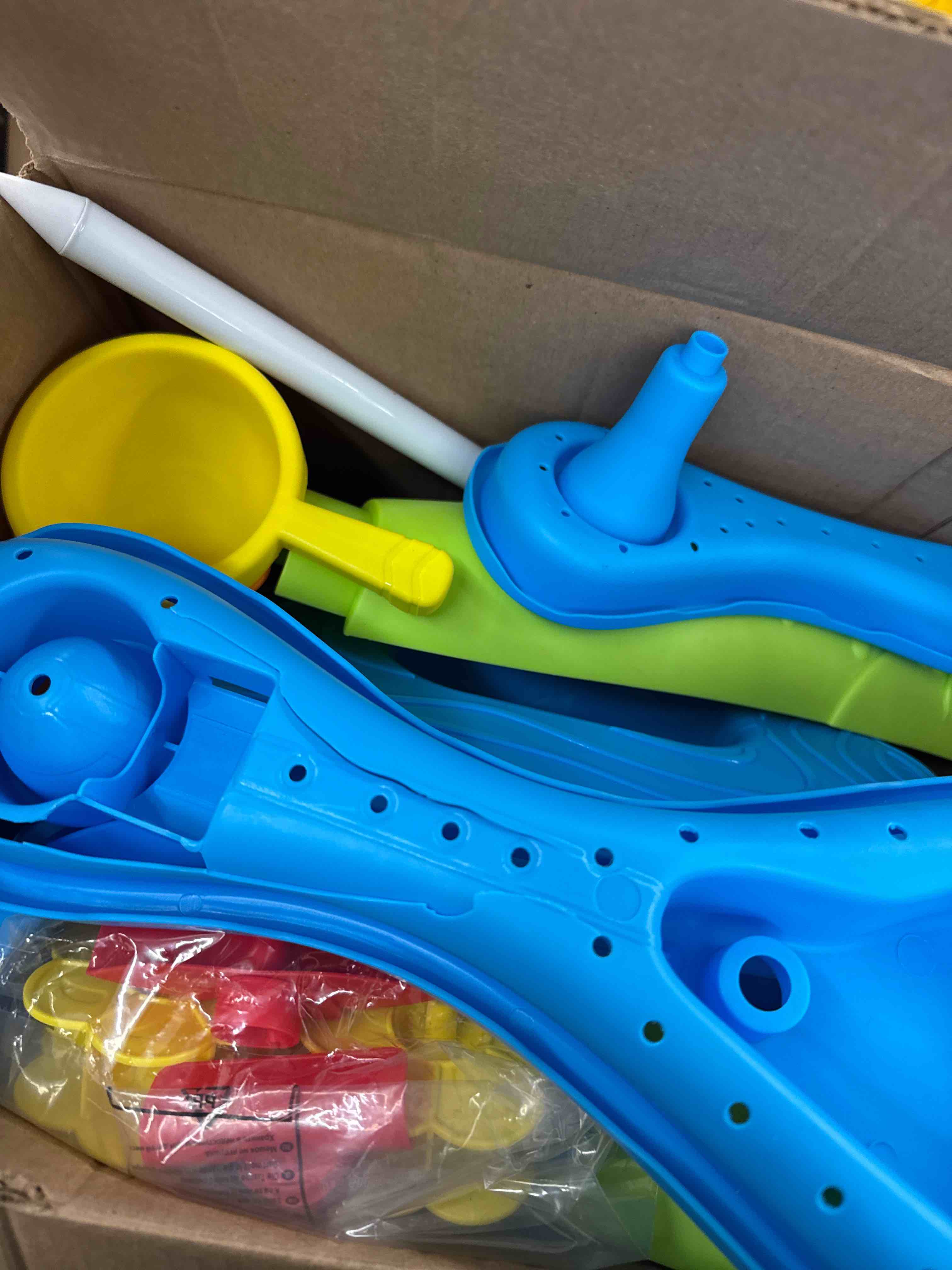 Step2 Rain Showers Splash Pond Toddler Water Table, Kids Water and Sand