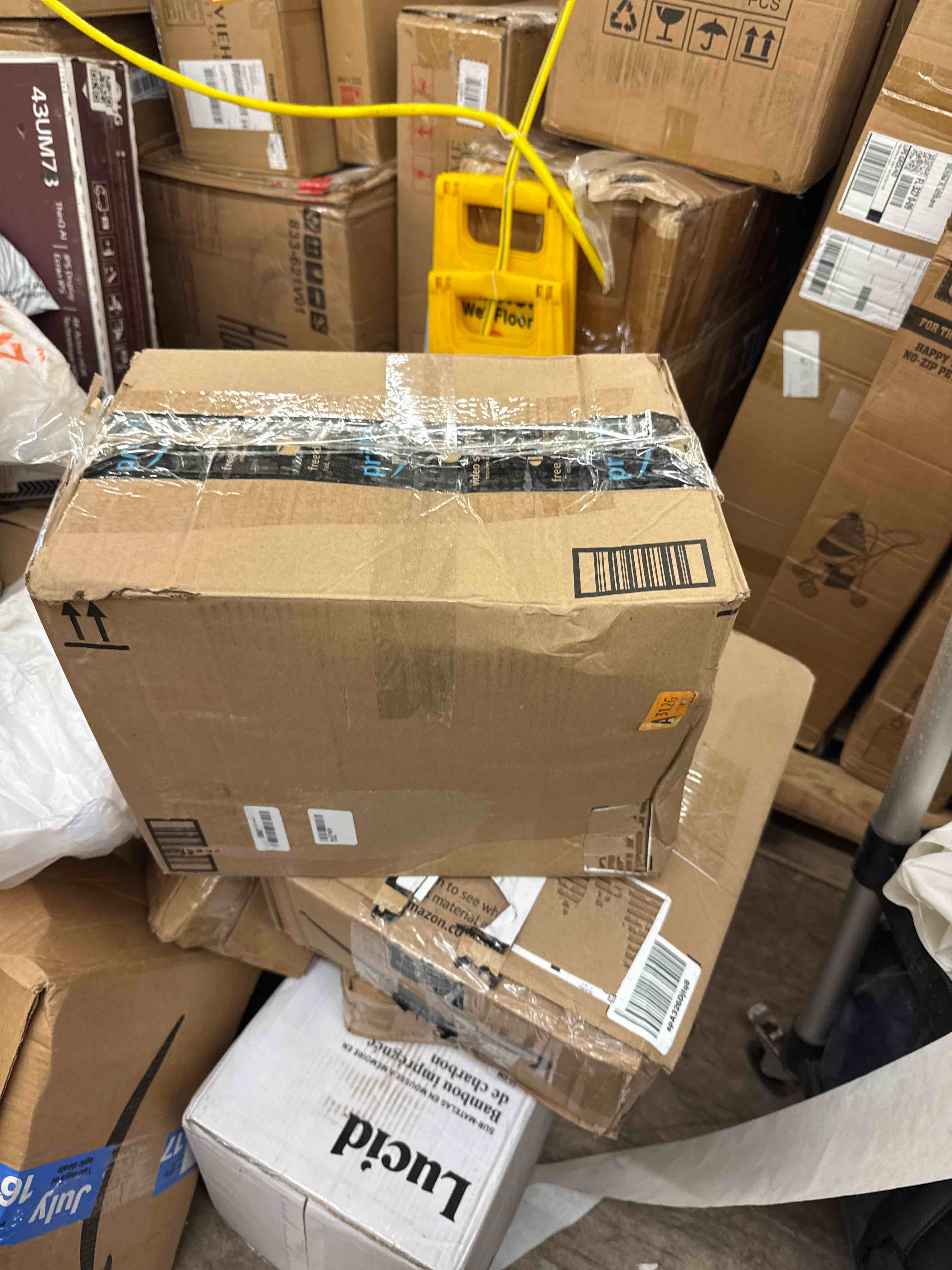 Step2 Rain Showers Splash Pond Toddler Water Table, Kids Water and Sand