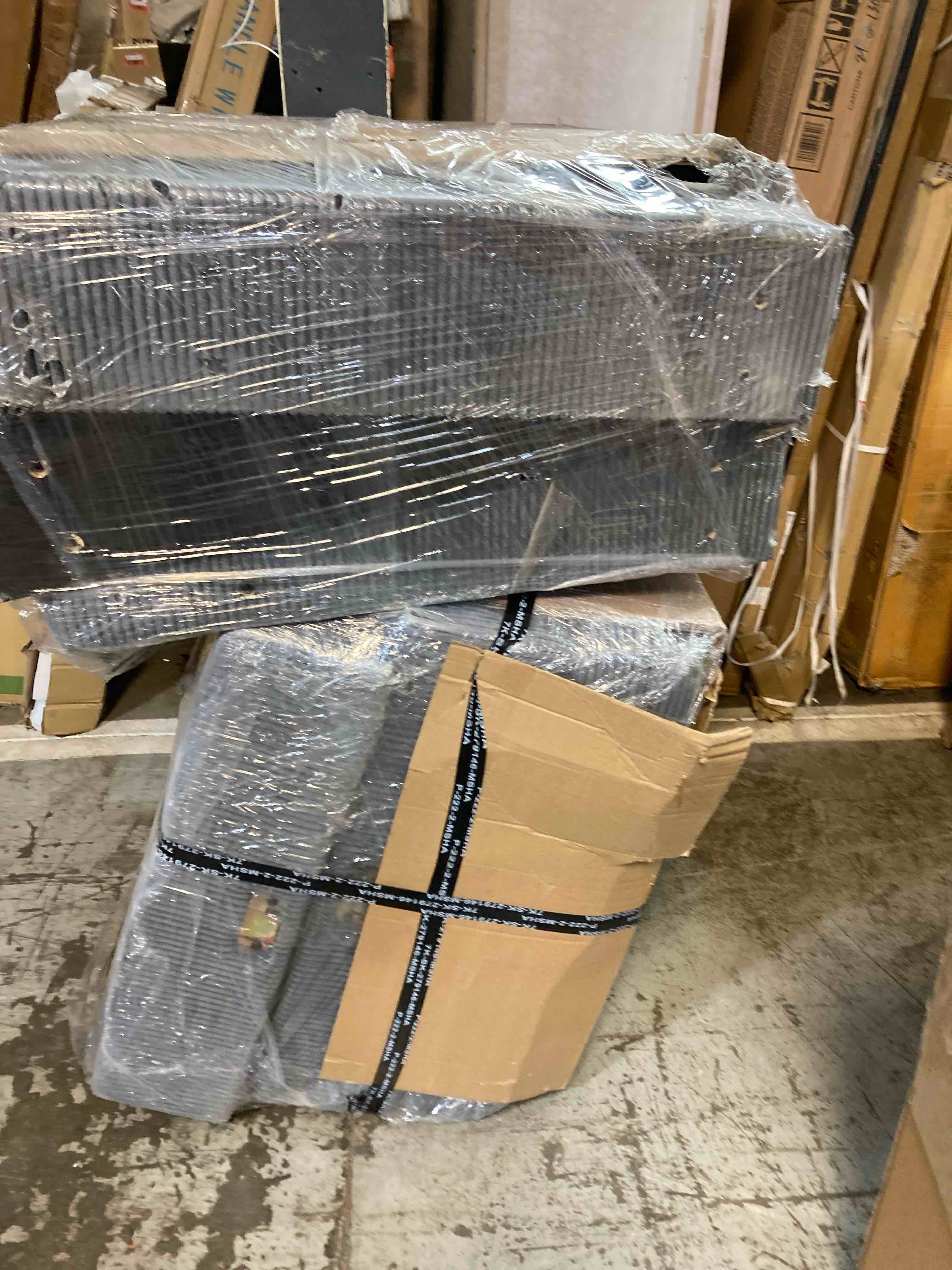 https://s3.amazonaws.com/lotting-images-prod/phillipi/GRN6077642_1715277650845.jpeg