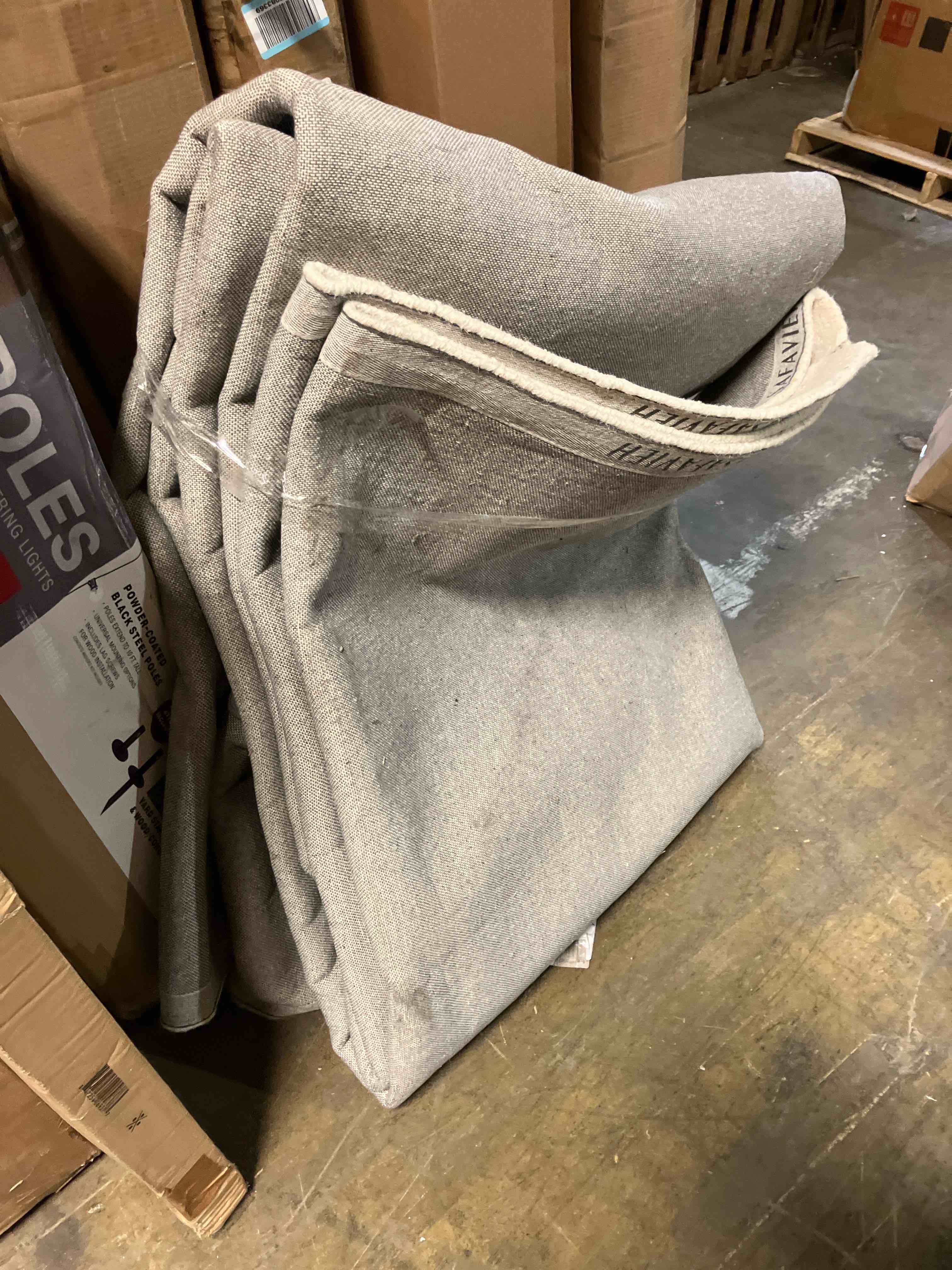 https://s3.amazonaws.com/lotting-images-prod/phillipi/GRN6456206_1720707126677.jpeg