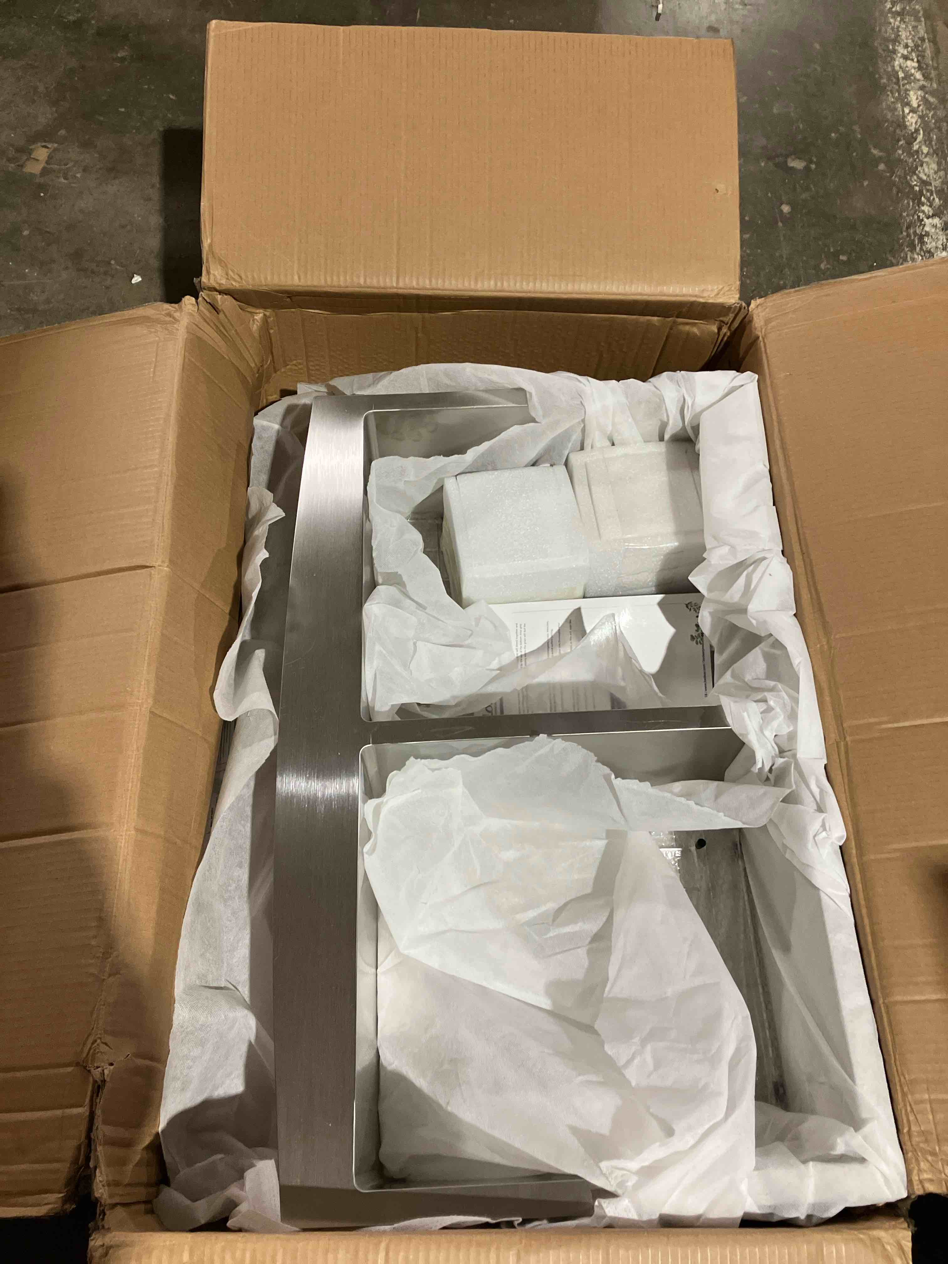 https://s3.amazonaws.com/lotting-images-prod/phillipi/GRN6460332_1735317357978.jpeg