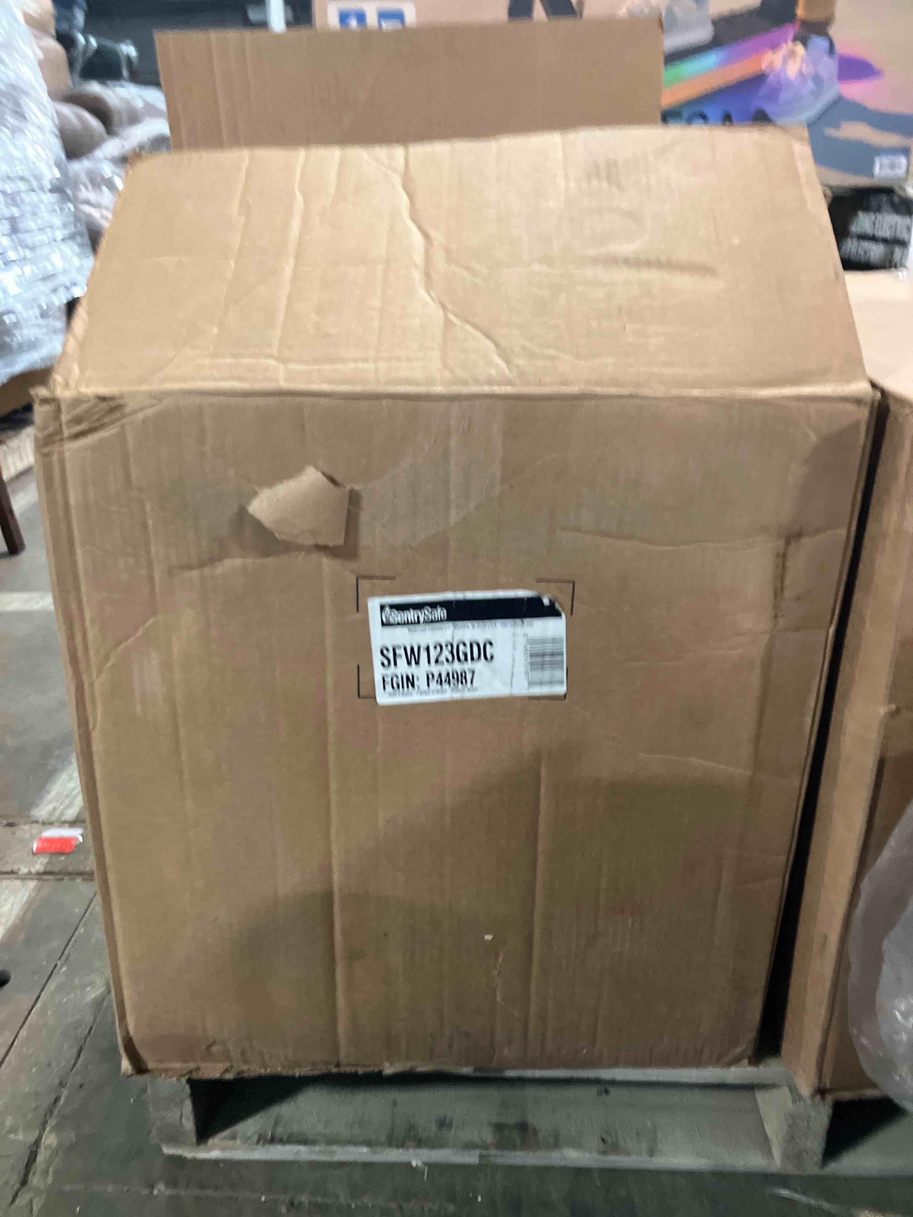 https://s3.amazonaws.com/lotting-images-prod/phillipi/GRN6460940_1738191707885.jpeg